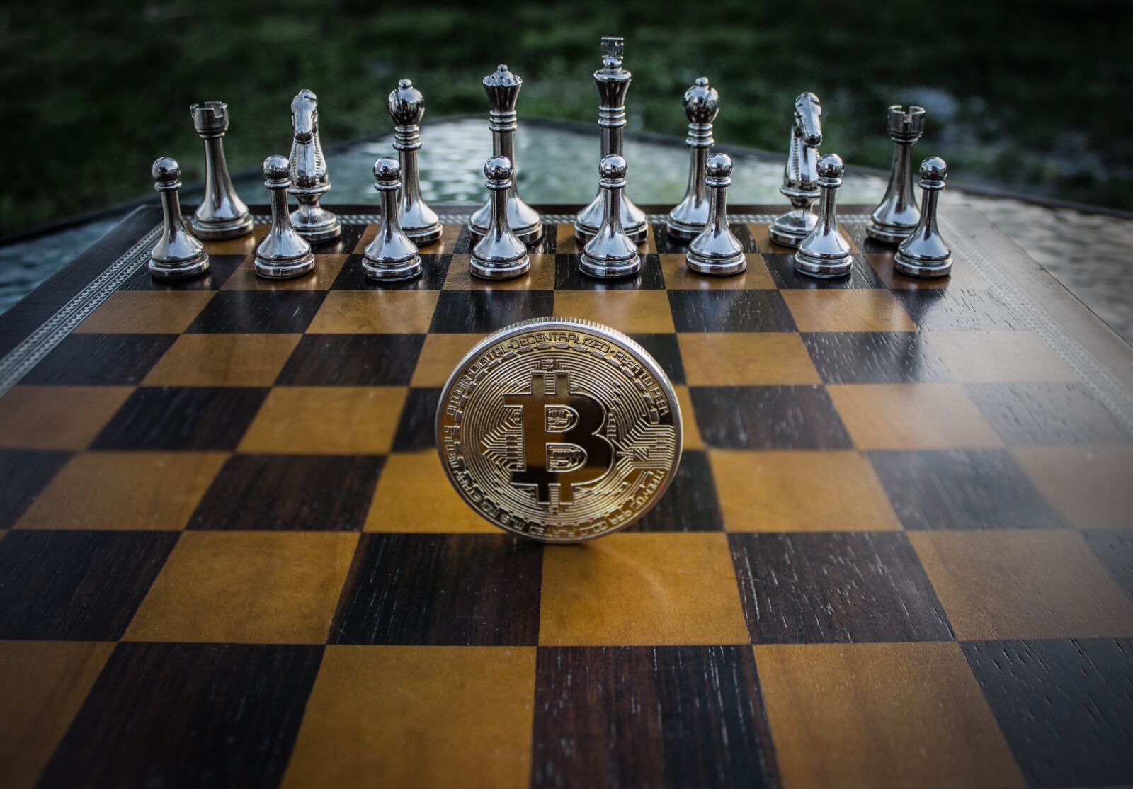 Canon EOS 60D sample photo. Cryptocurrency, concept, chess photography