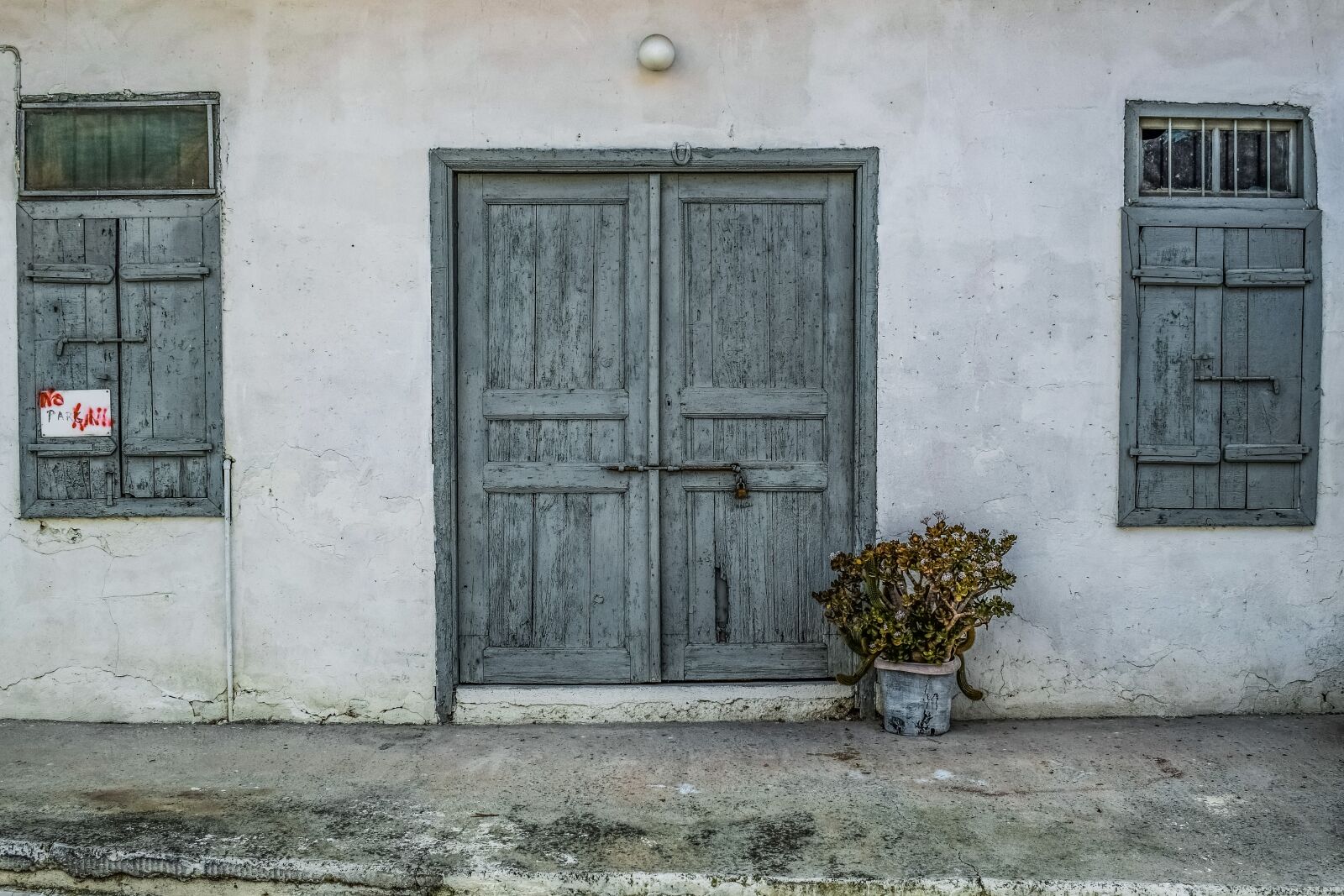 Nikon D3300 sample photo. Old house, door, window photography