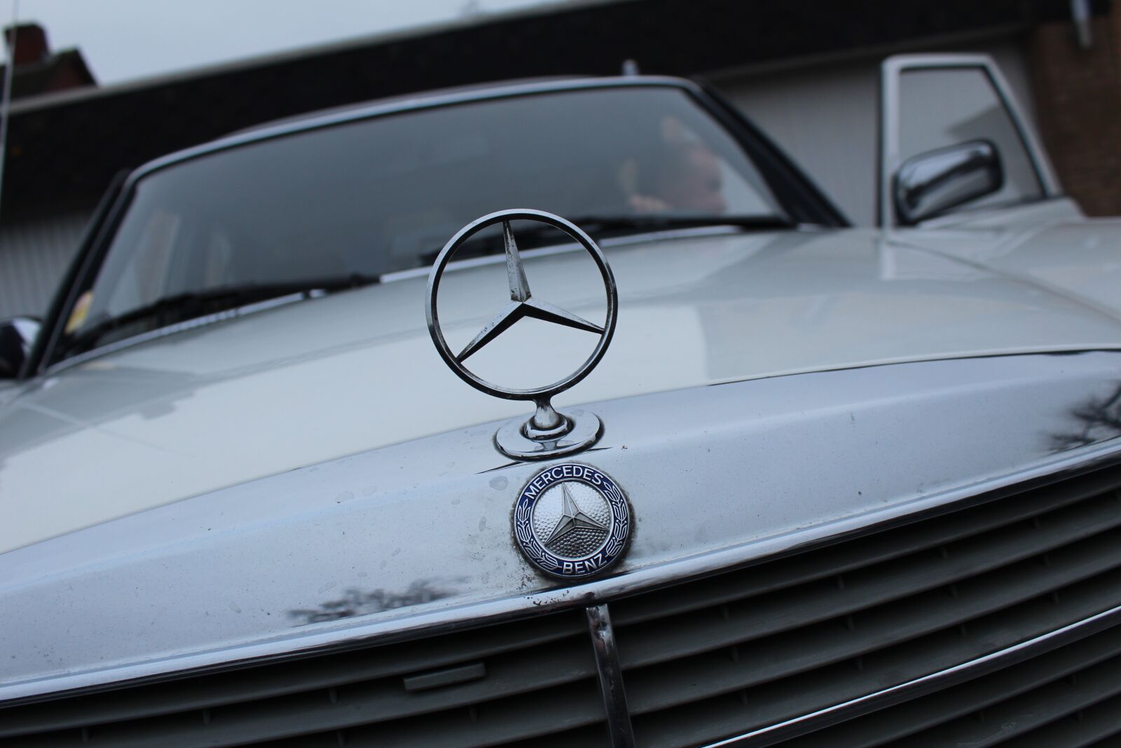 Canon EOS 1200D (EOS Rebel T5 / EOS Kiss X70 / EOS Hi) sample photo. Mercedes benz, white, weiß photography