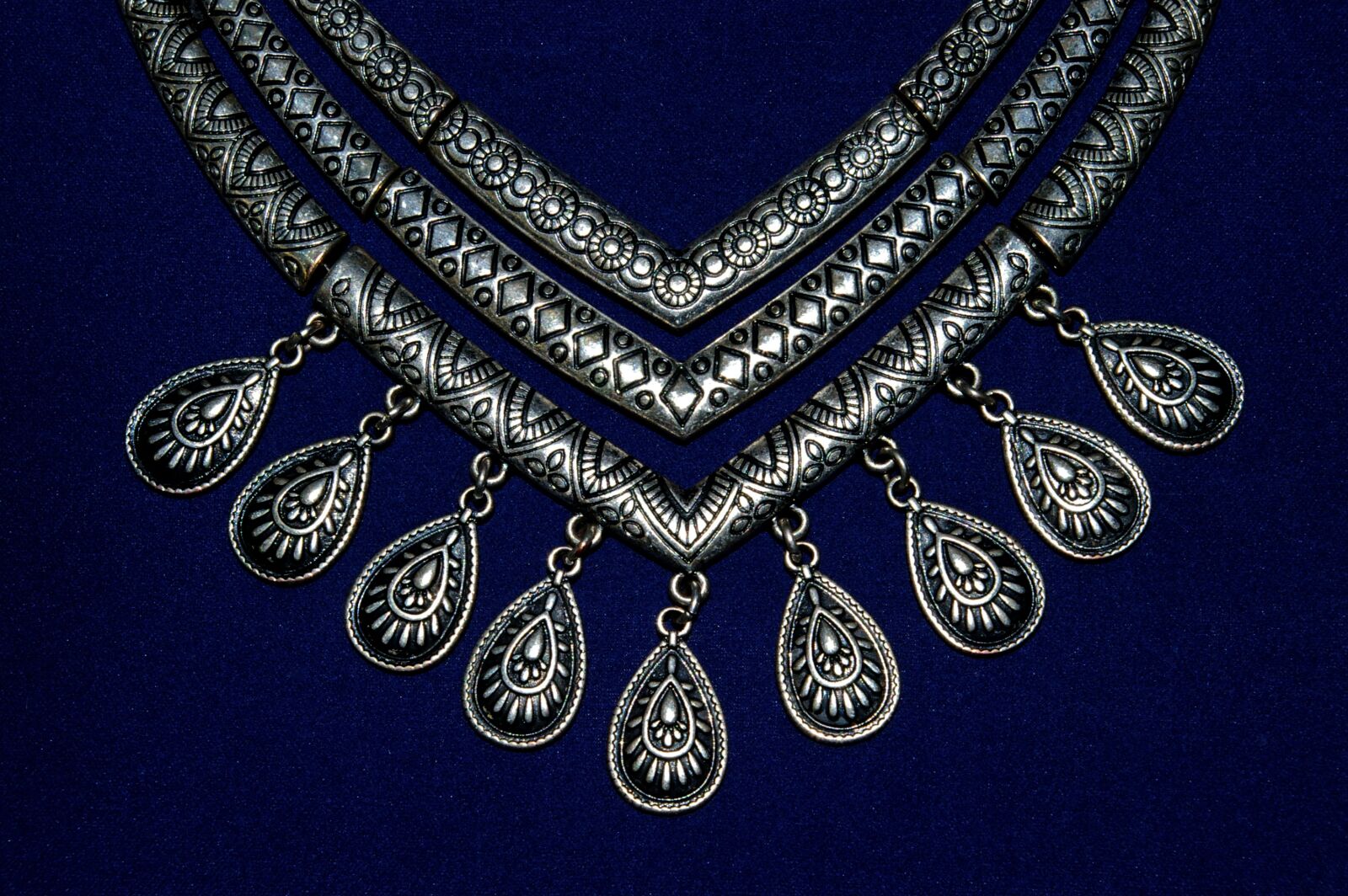 Pentax *ist DL2 sample photo. Jewellery, fashion jewelry, shiny photography