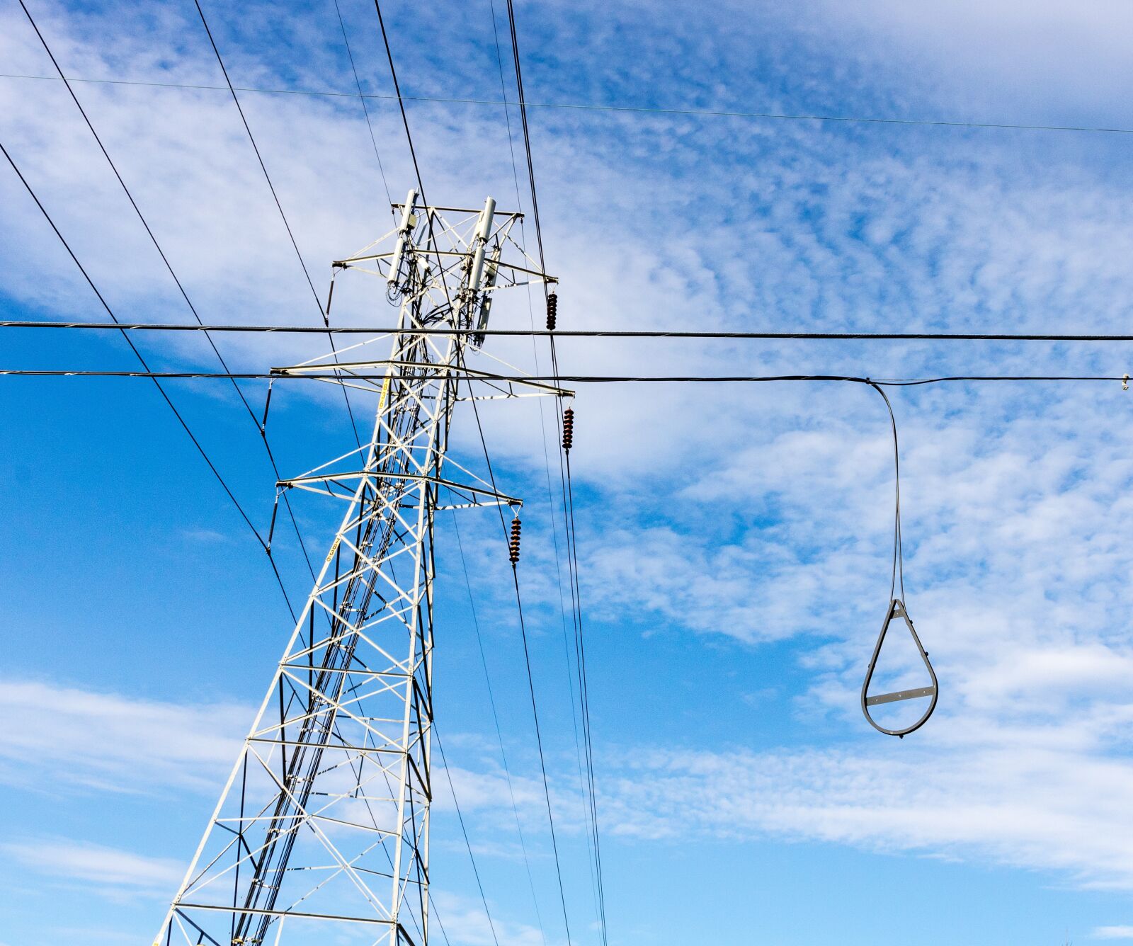 Canon EOS 750D (EOS Rebel T6i / EOS Kiss X8i) sample photo. Electrical tower, electric line photography