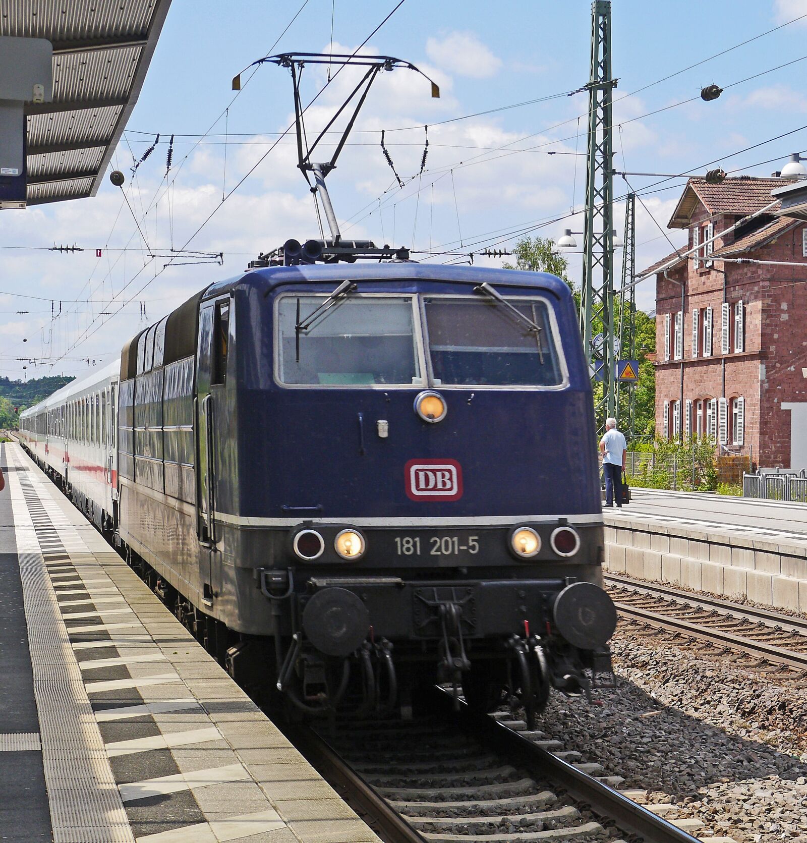 Panasonic Lumix DMC-GH3 sample photo. Electric locomotive, two system photography