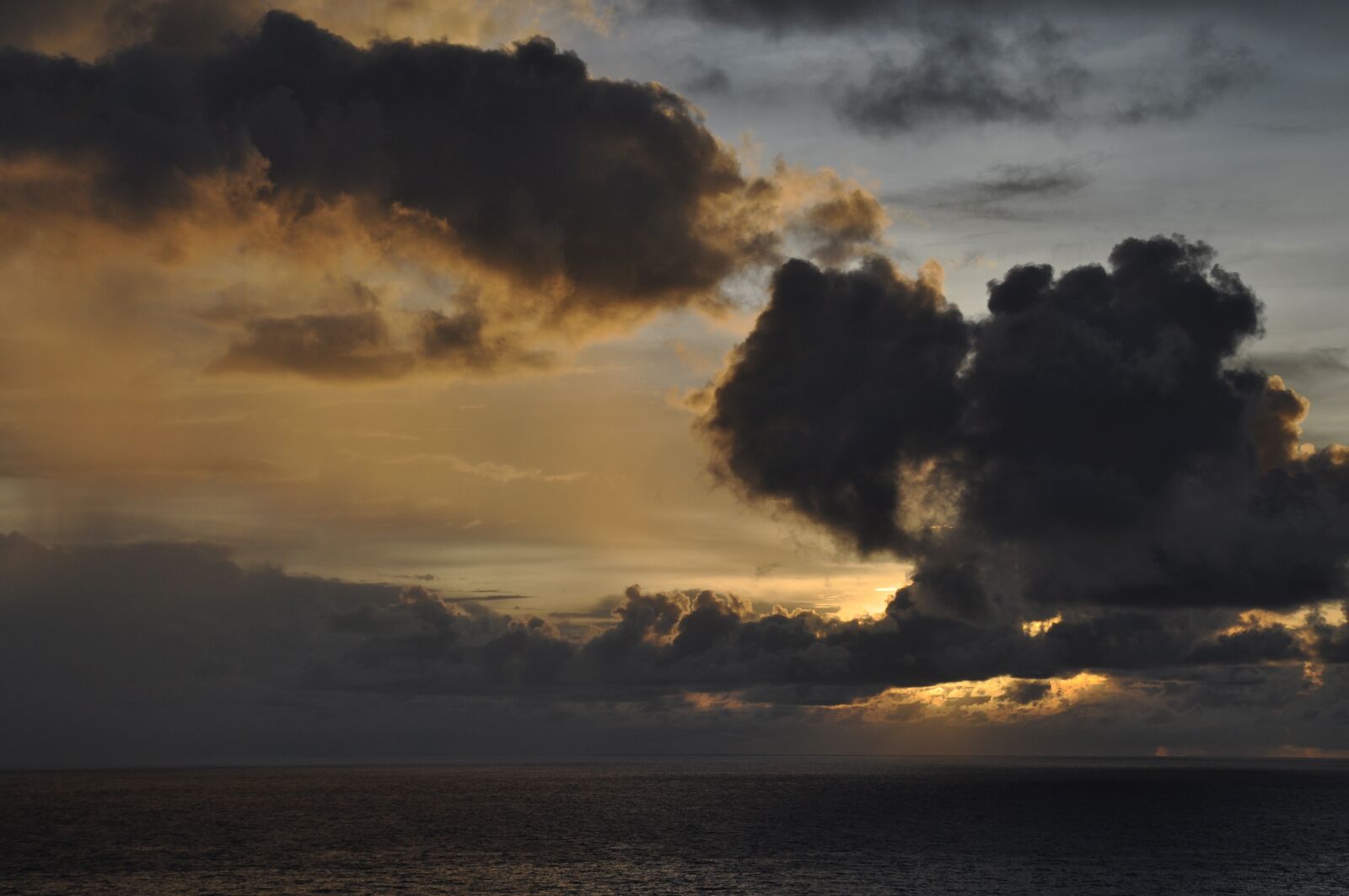 Nikon D5000 sample photo. Sunset, panoramic, landscape photography