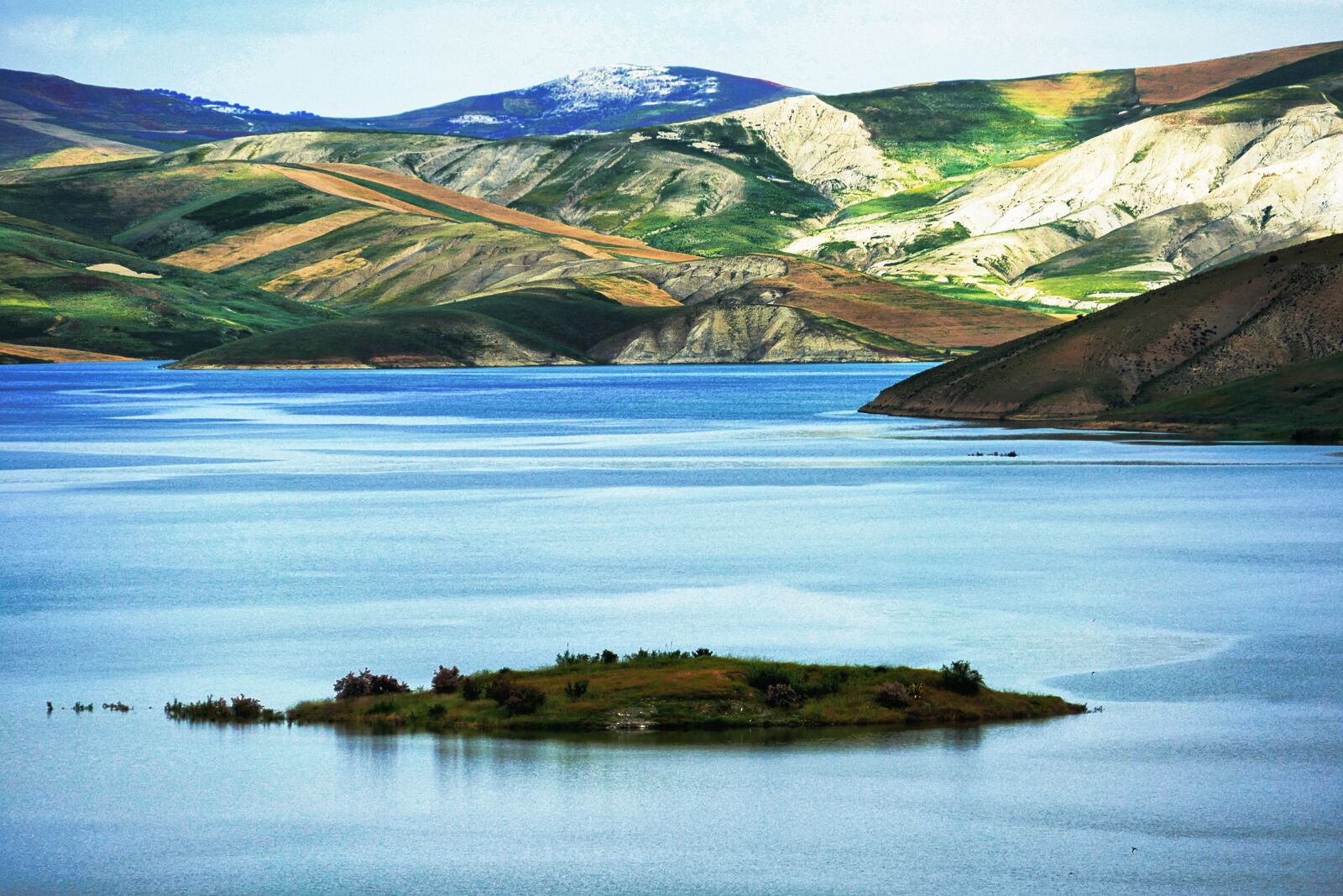 Panasonic Lumix DMC-FZ1000 sample photo. Morocco, landscape, water photography
