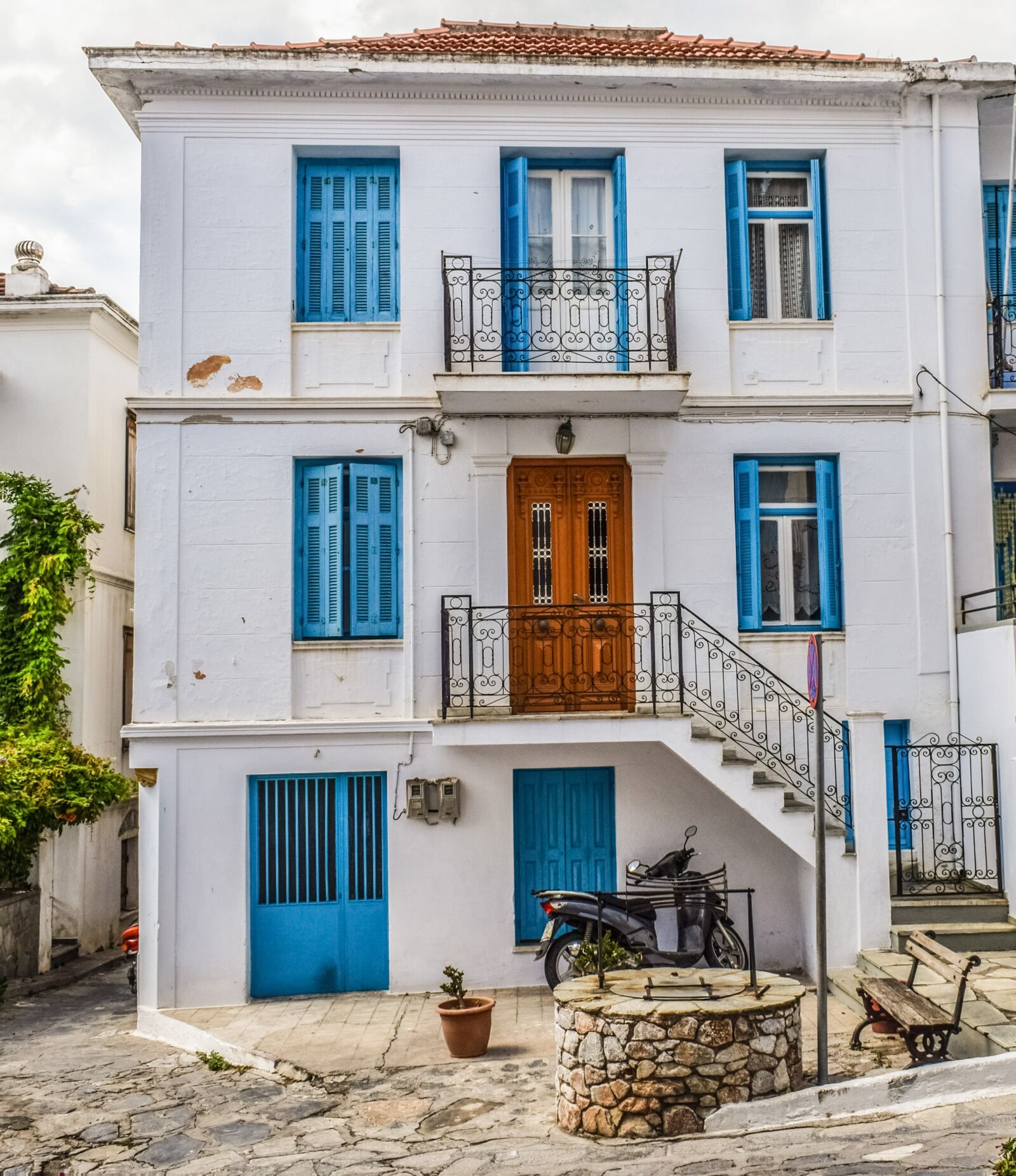 Nikon D3300 sample photo. House, street, architecture photography