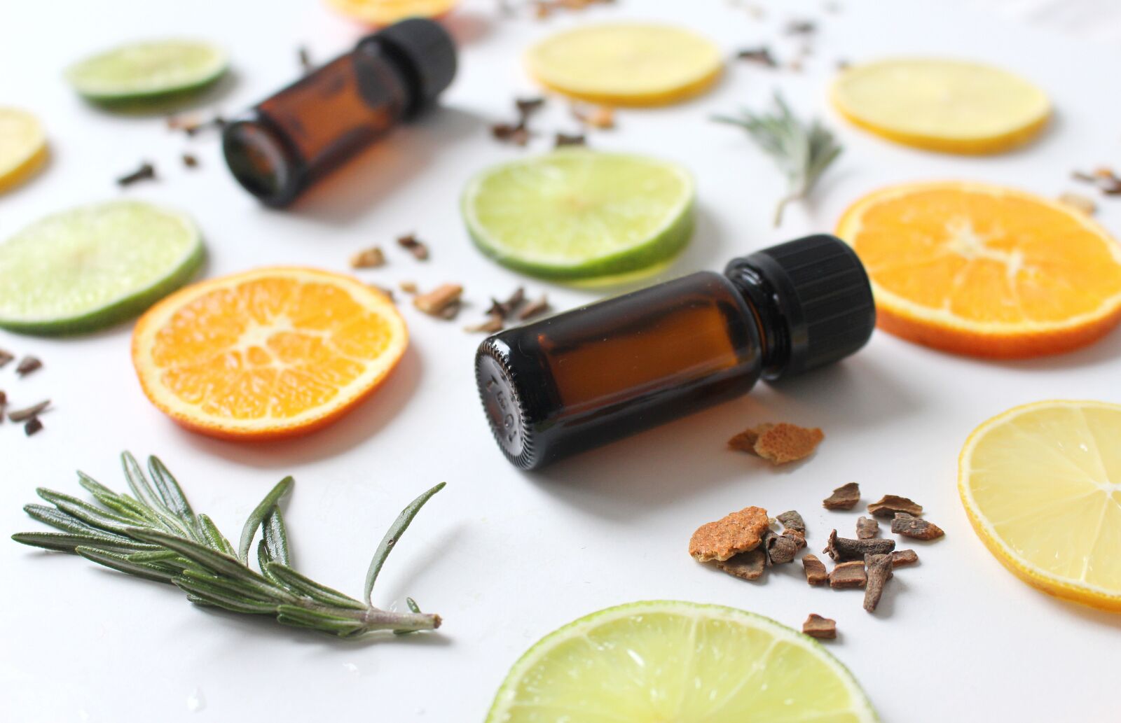 Canon EOS 700D (EOS Rebel T5i / EOS Kiss X7i) sample photo. Natural cosmetics, fragrance, lemon photography
