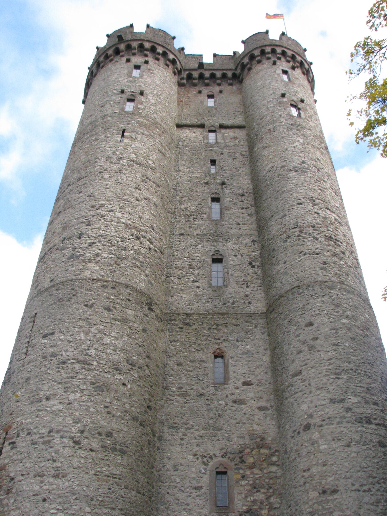 Canon POWERSHOT S5 IS sample photo. Autumn, castle, keep photography