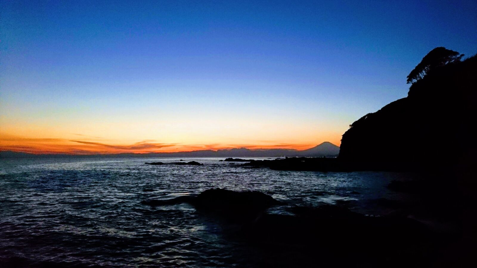 Sony Xperia X Compact sample photo. Fuji, blue moment, ocean photography