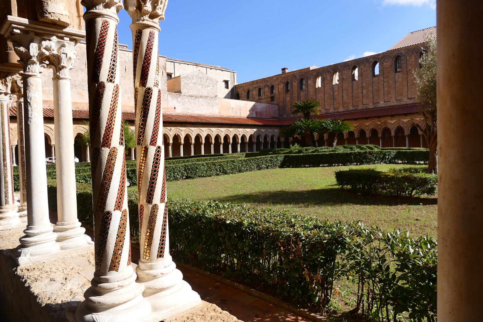 Panasonic Lumix DMC-FZ1000 sample photo. Sicily, monastery, dom photography