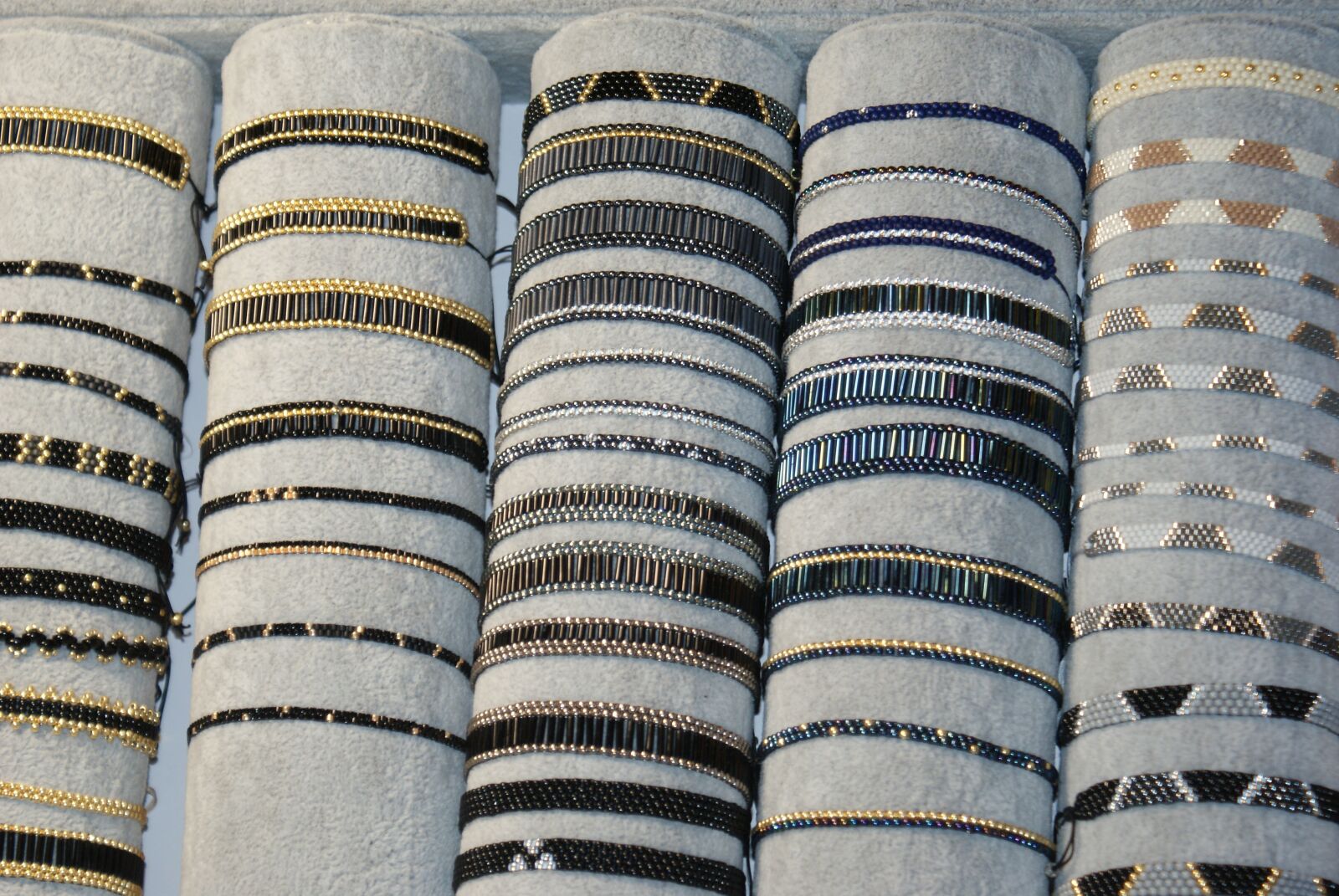 Sony Alpha DSLR-A200 sample photo. Bracelets, ornaments, bracelet photography