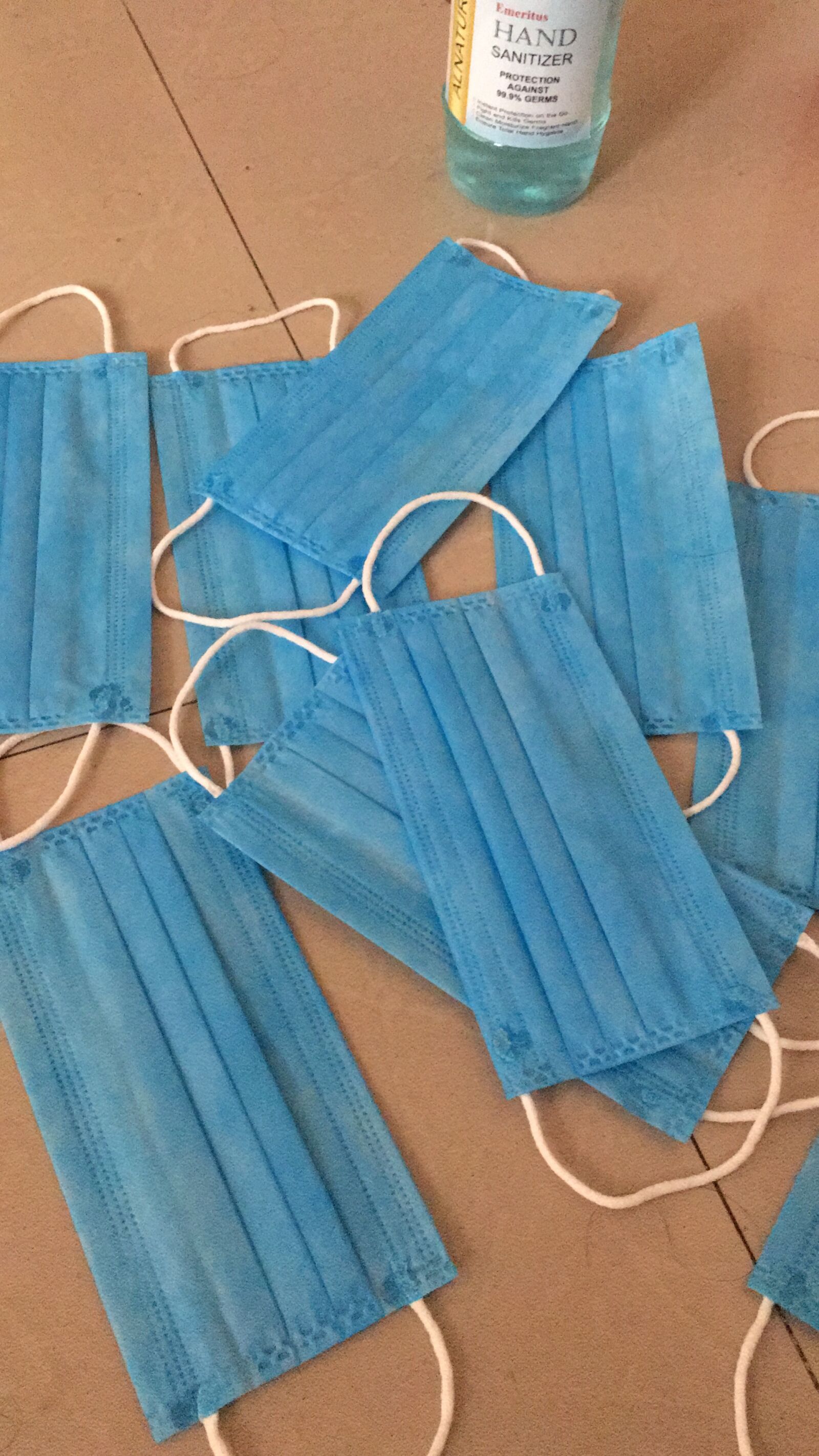 iPhone 6s Plus back camera 4.15mm f/2.2 sample photo. Masks, surgical masks, epidemic photography