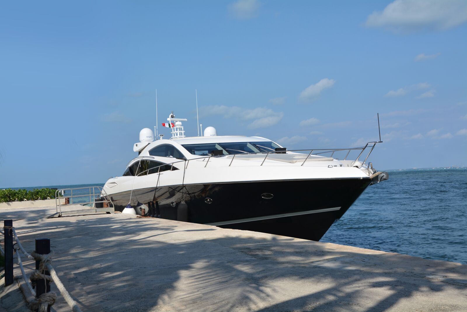 Nikon D7100 sample photo. Cancun, yacht, beach photography