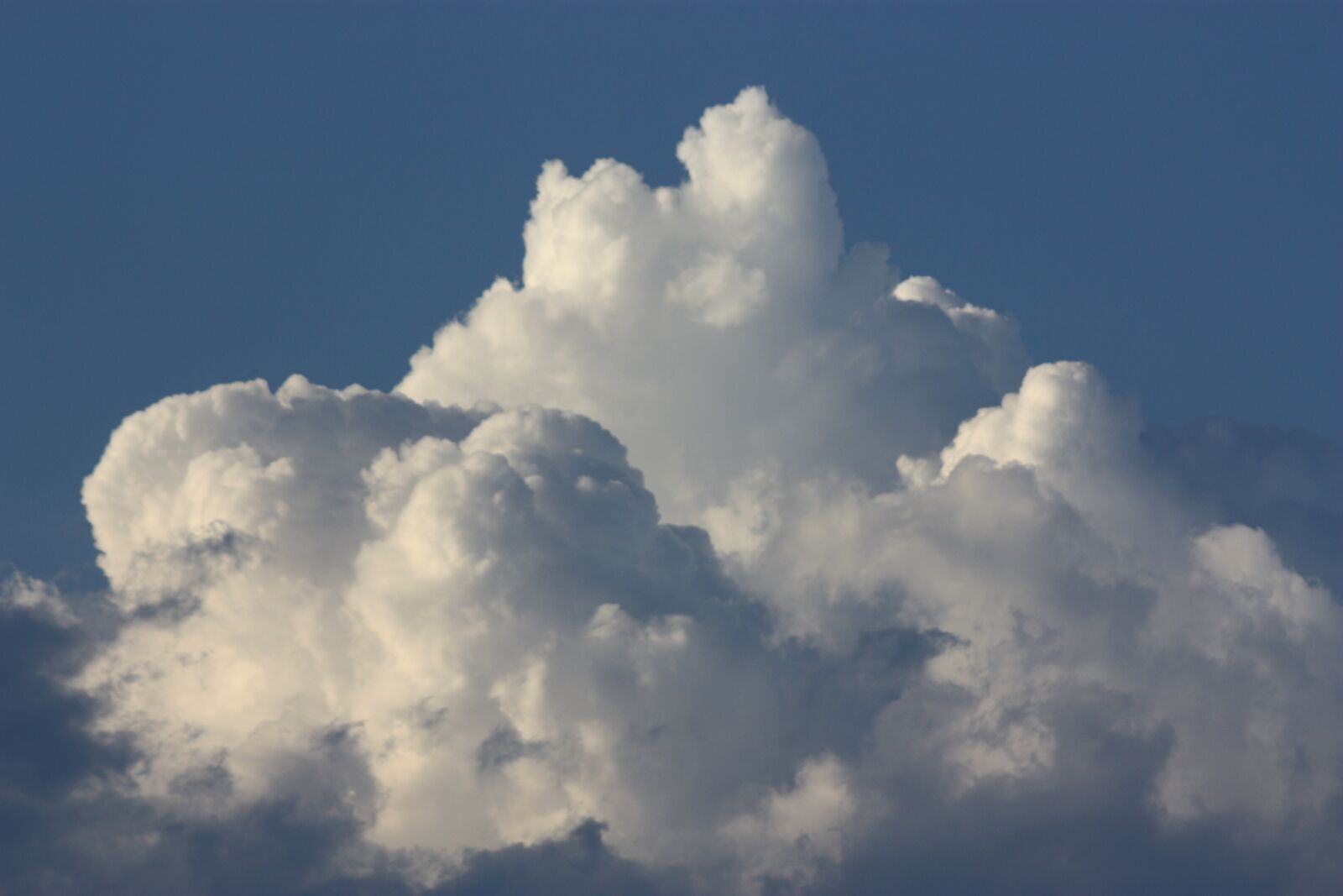 Canon EOS 450D (EOS Rebel XSi / EOS Kiss X2) sample photo. Sky, clouds, clouds form photography