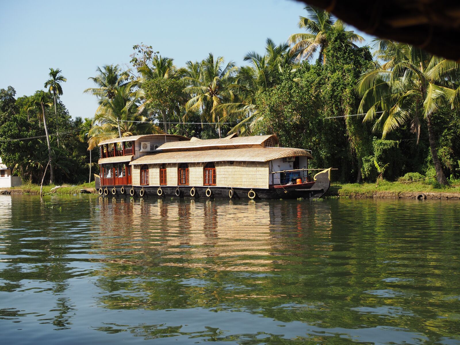 Olympus OM-D E-M10 + Olympus M.Zuiko Digital 25mm F1.8 sample photo. House boat, india, kerala photography