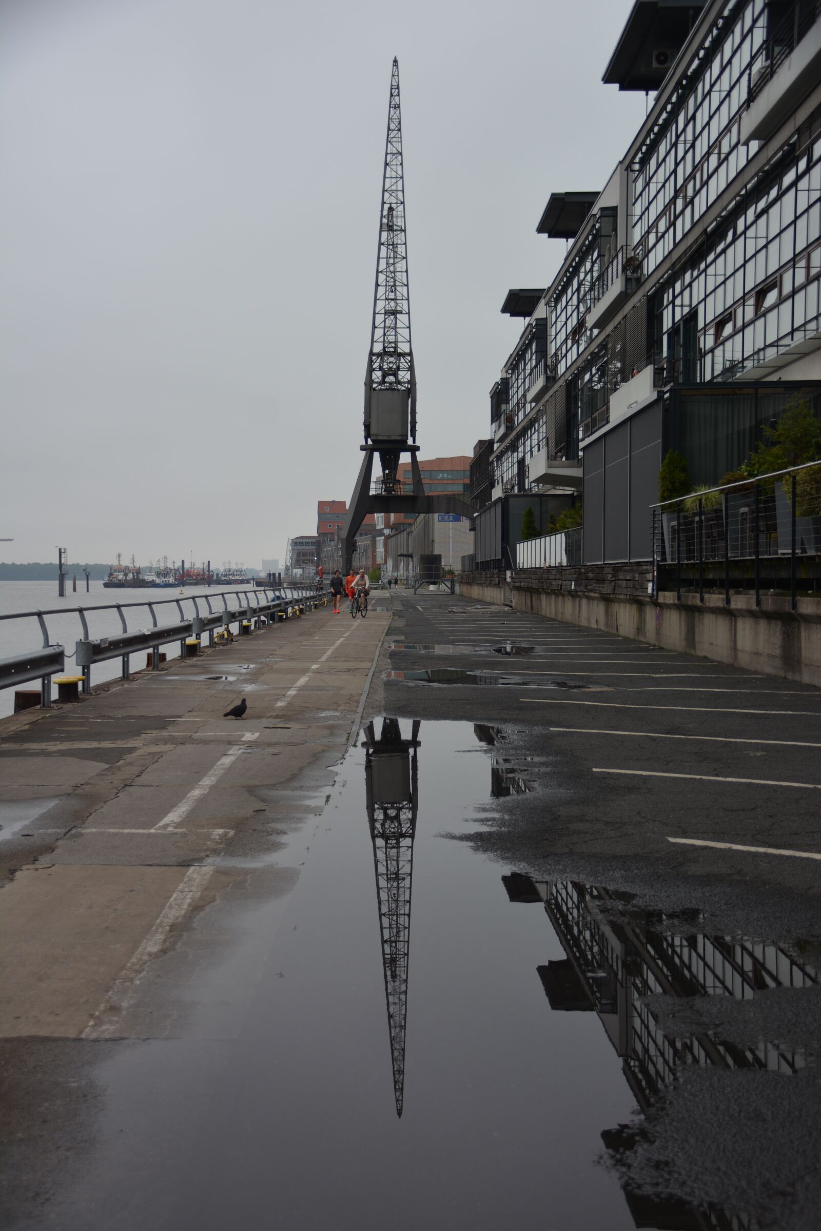 Nikon D7100 sample photo. Port of hamburg, rain photography