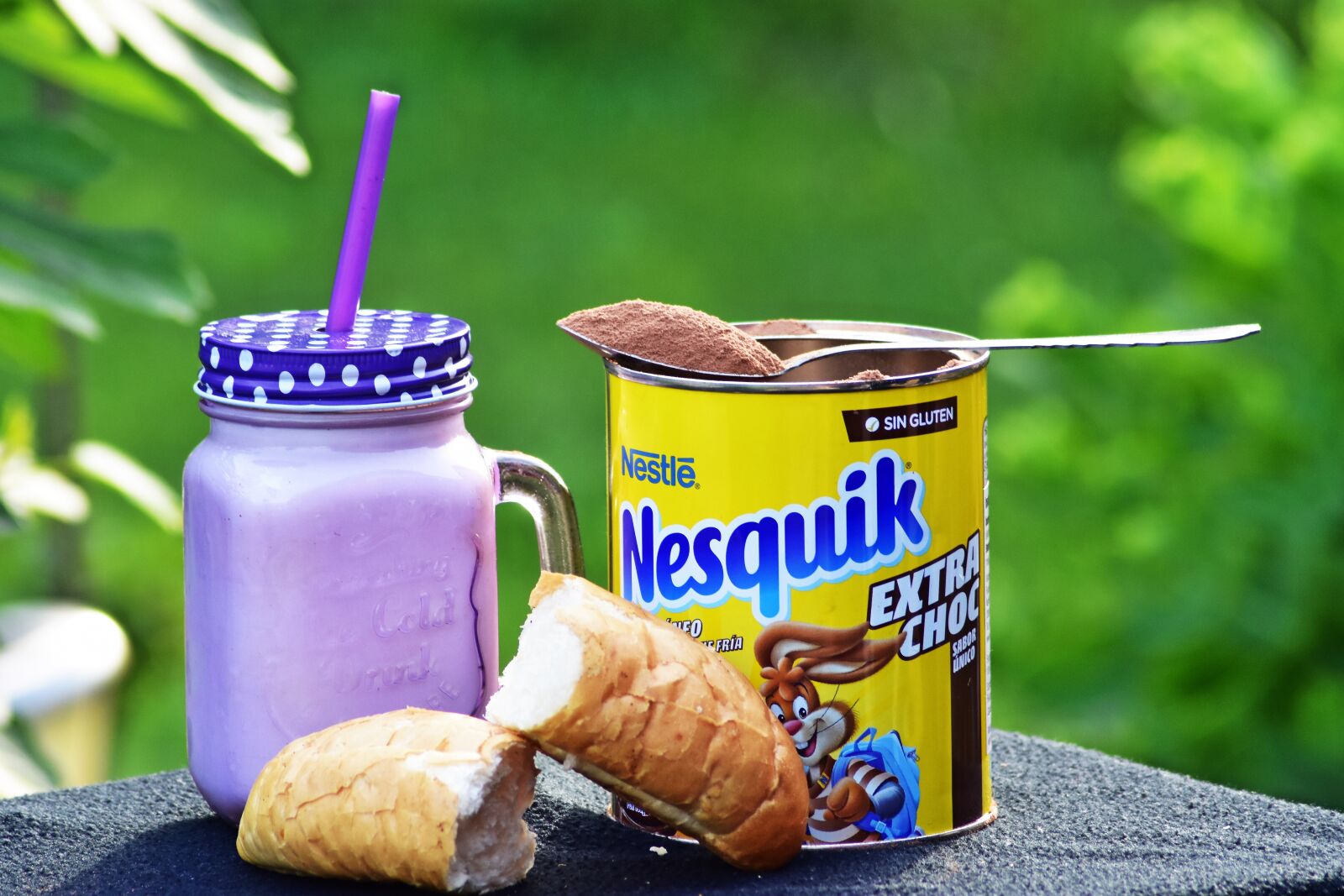 Nikon D3400 sample photo. Nesquik, cocoa, cocoa powder photography