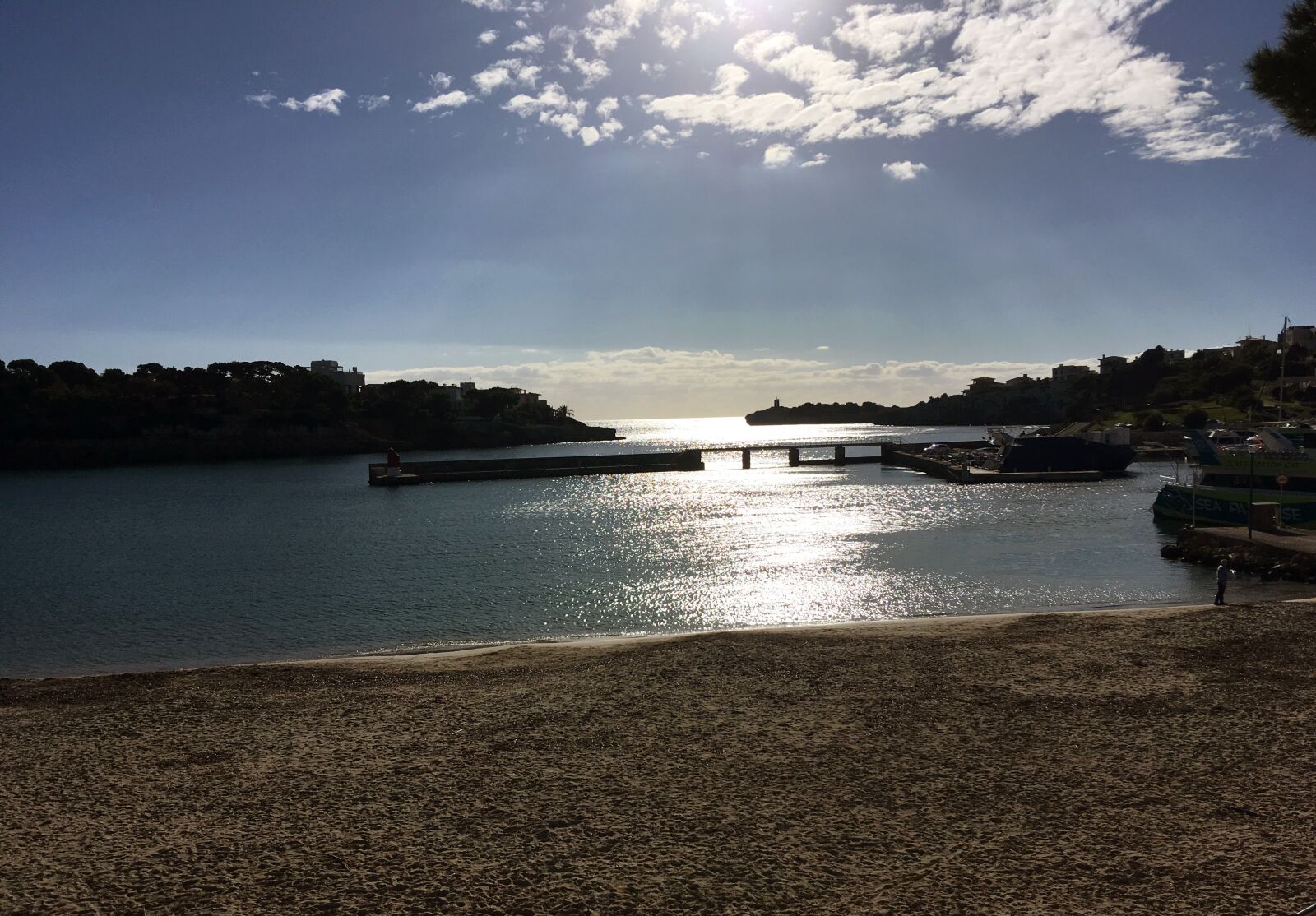 iPhone SE back camera 4.15mm f/2.2 sample photo. Sea, beach, horizon photography