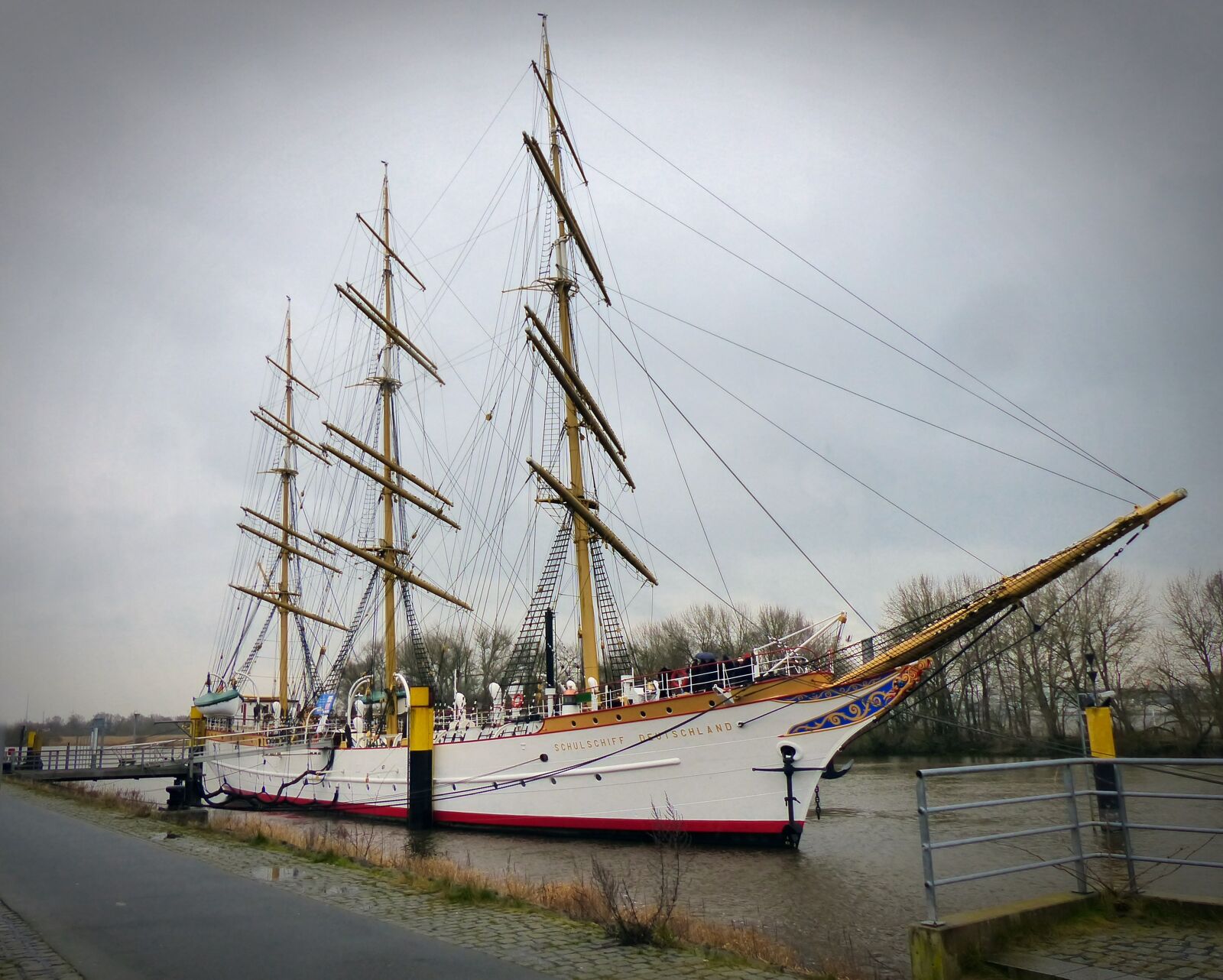 Panasonic Lumix DMC-FZ200 sample photo. Ship, training ship germany photography
