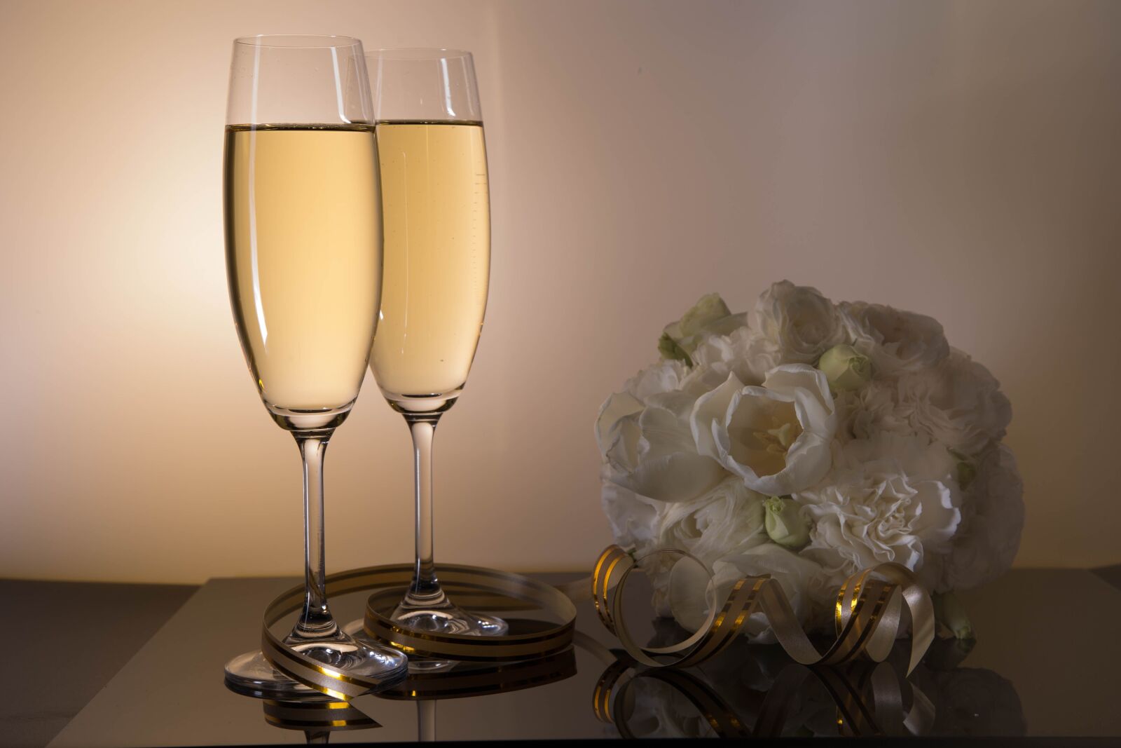 Canon EOS 6D + Canon EF 24-105mm F4L IS USM sample photo. Wine glasses, champagne, bouquet photography