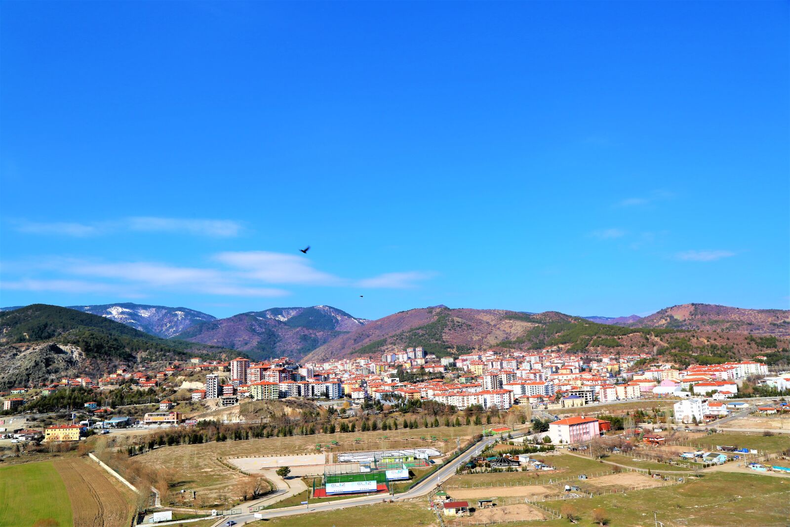 Canon EOS 5D Mark III sample photo. City, buildings, mountains photography