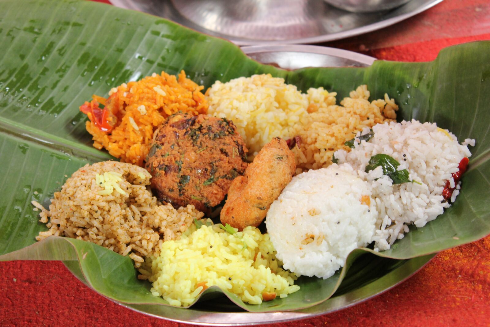 Canon EOS 550D (EOS Rebel T2i / EOS Kiss X4) sample photo. Banana leaf, indian food photography