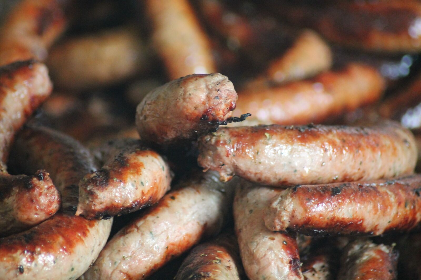 Canon EOS 1100D (EOS Rebel T3 / EOS Kiss X50) sample photo. Sausages, cooking, barbecue photography