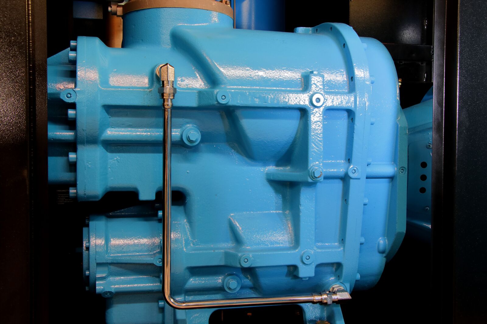 Canon EF-S 18-135mm F3.5-5.6 IS USM sample photo. Screw compressor, machine, air photography
