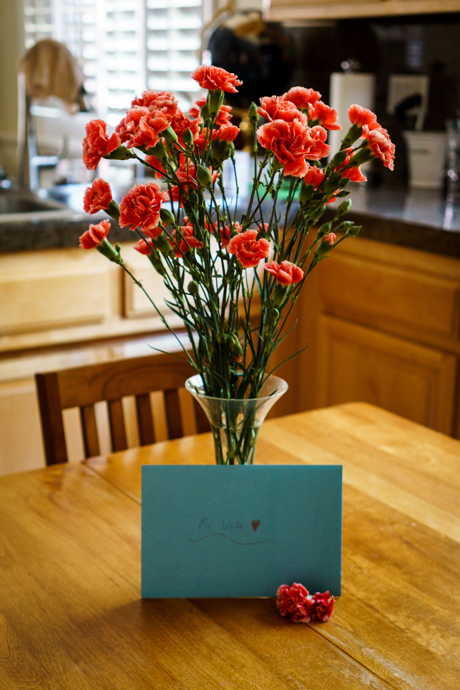 Sony a6000 + Sony E 35mm F1.8 OSS sample photo. Anniversary, carnations, flowers photography
