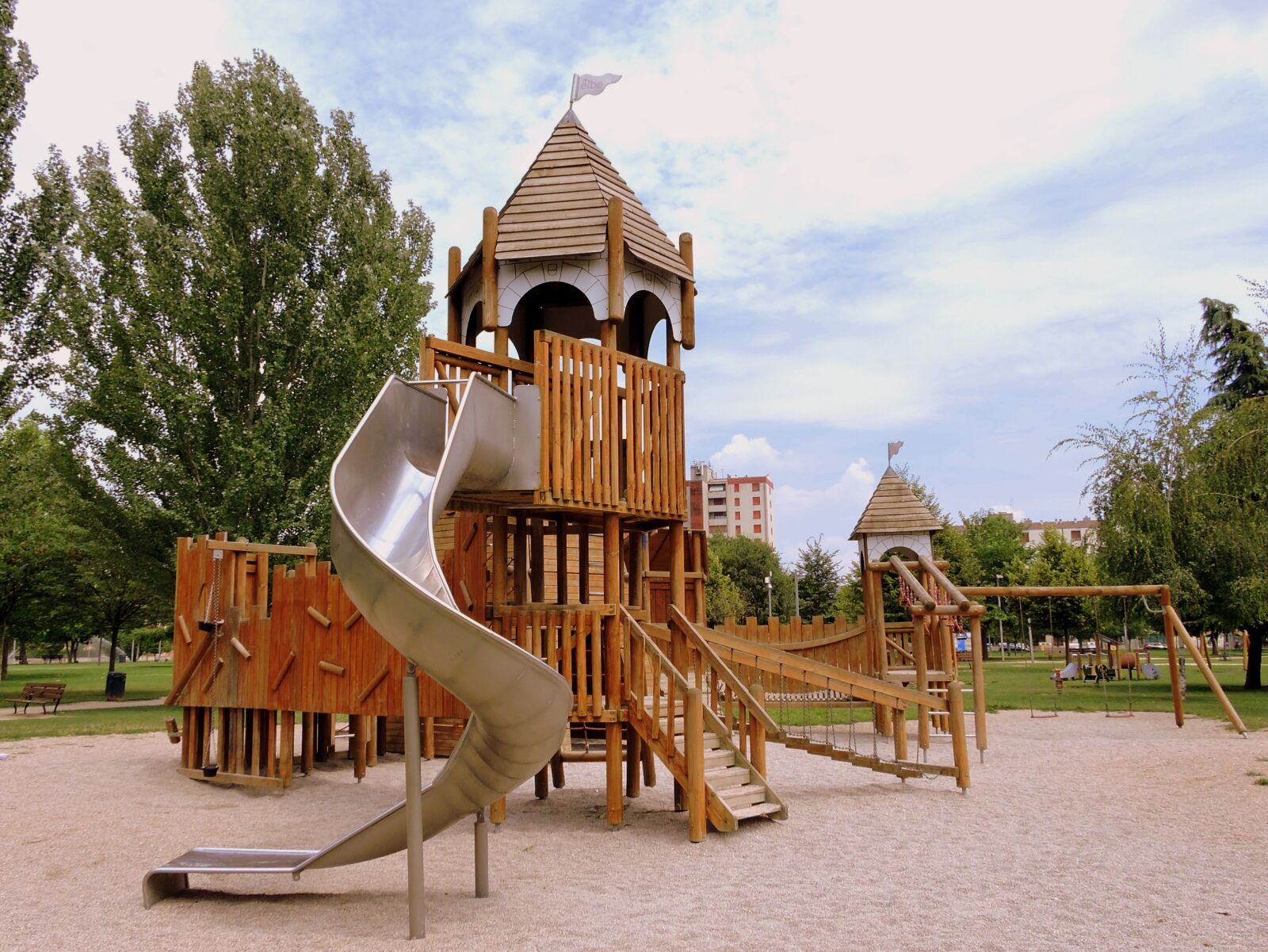 Nikon Coolpix P600 sample photo. Playground, slide, castle photography