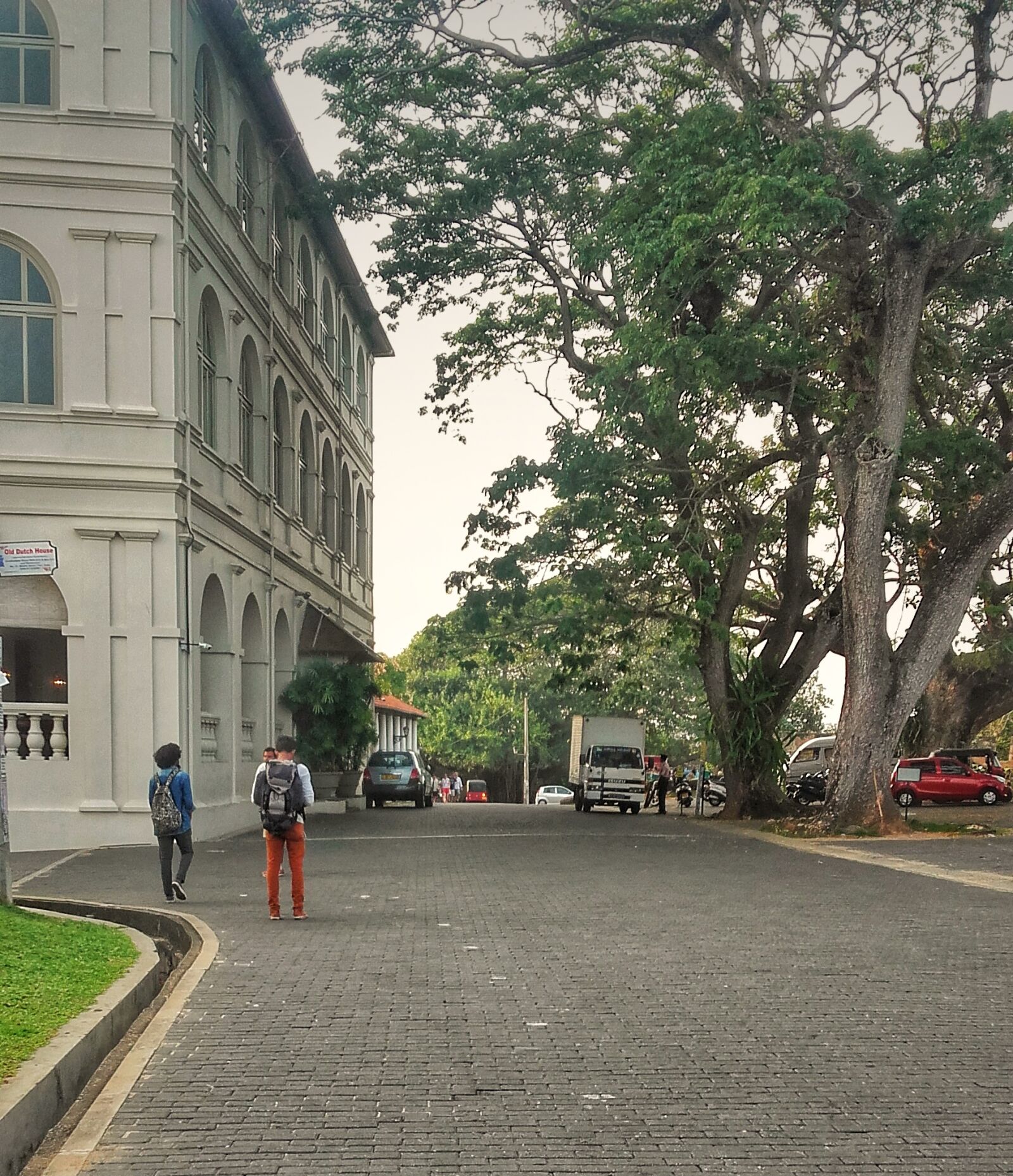Samsung Galaxy Grand Prime sample photo. Boys, building, camera, colour photography