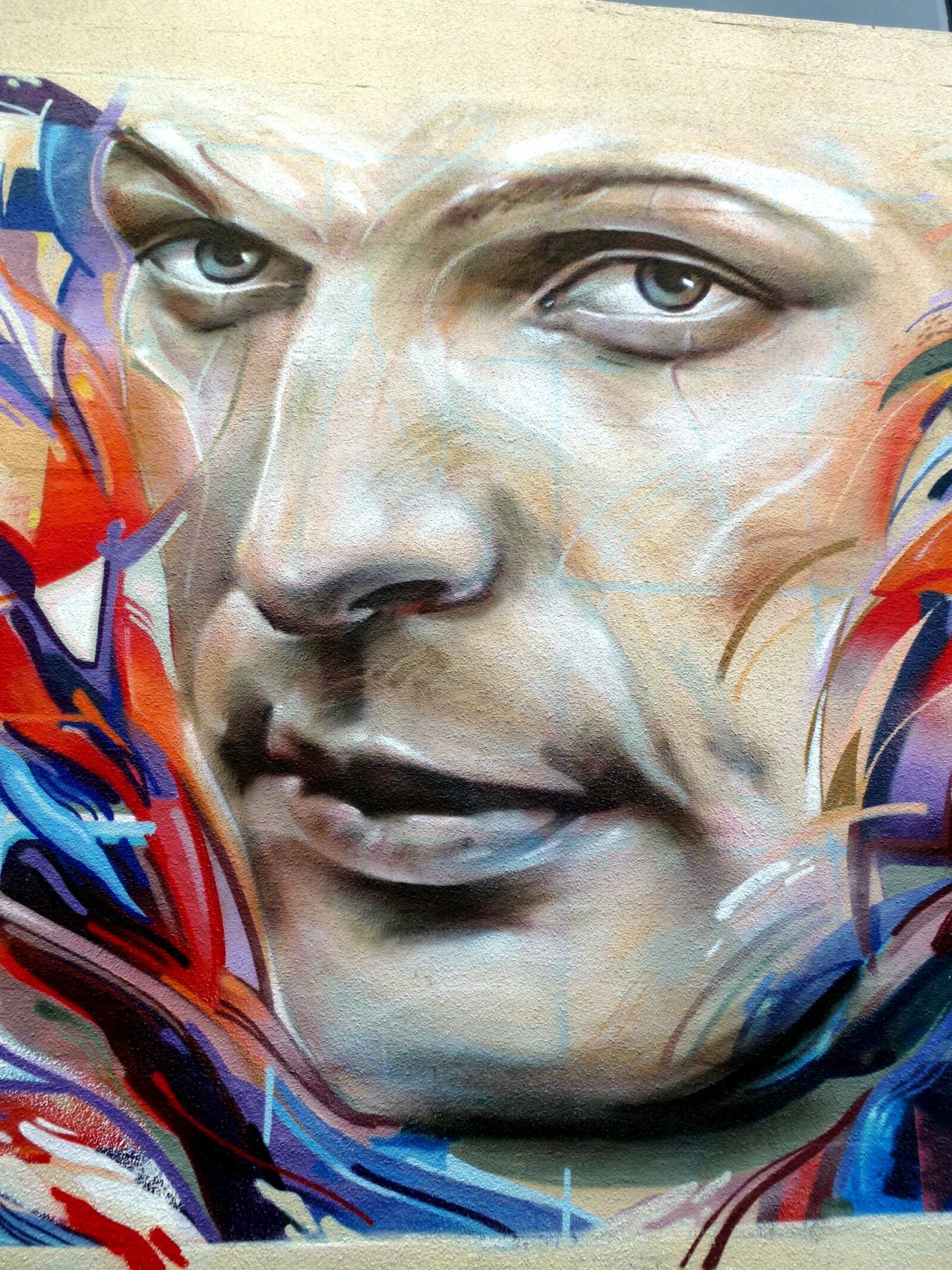 Panasonic Lumix DMC-ZS10 (Lumix DMC-TZ20 / Lumix DMC-TZ22) sample photo. Grafiti, chalk, male photography
