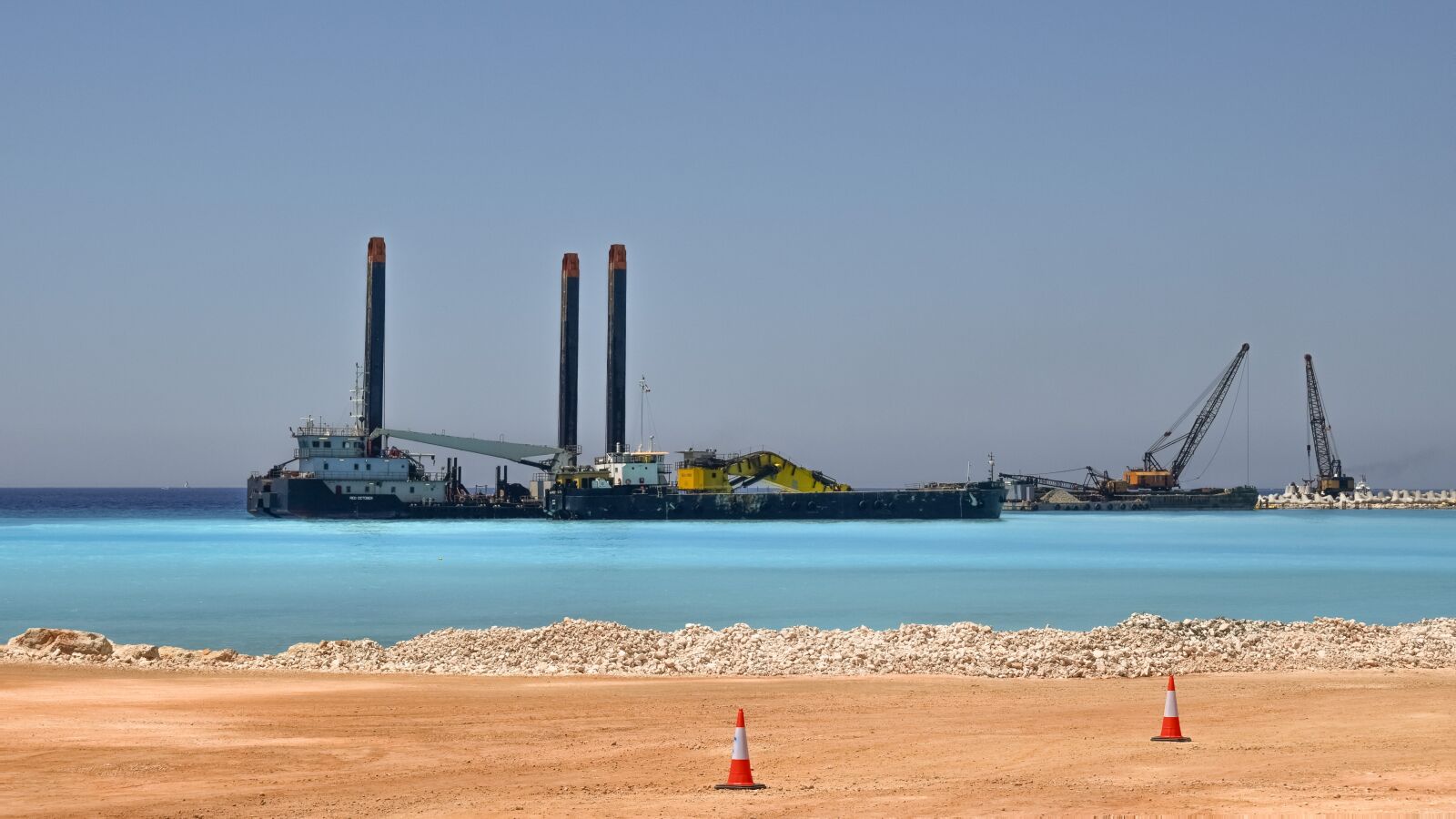 Nikon D3300 sample photo. Construction site, cranes, heavy photography