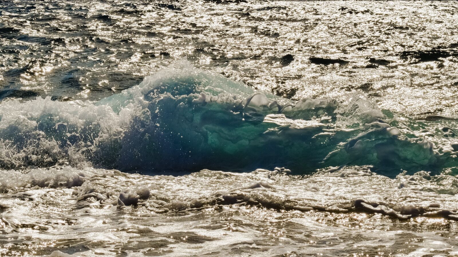 Nikon D3300 sample photo. Wave, splash, liquid photography
