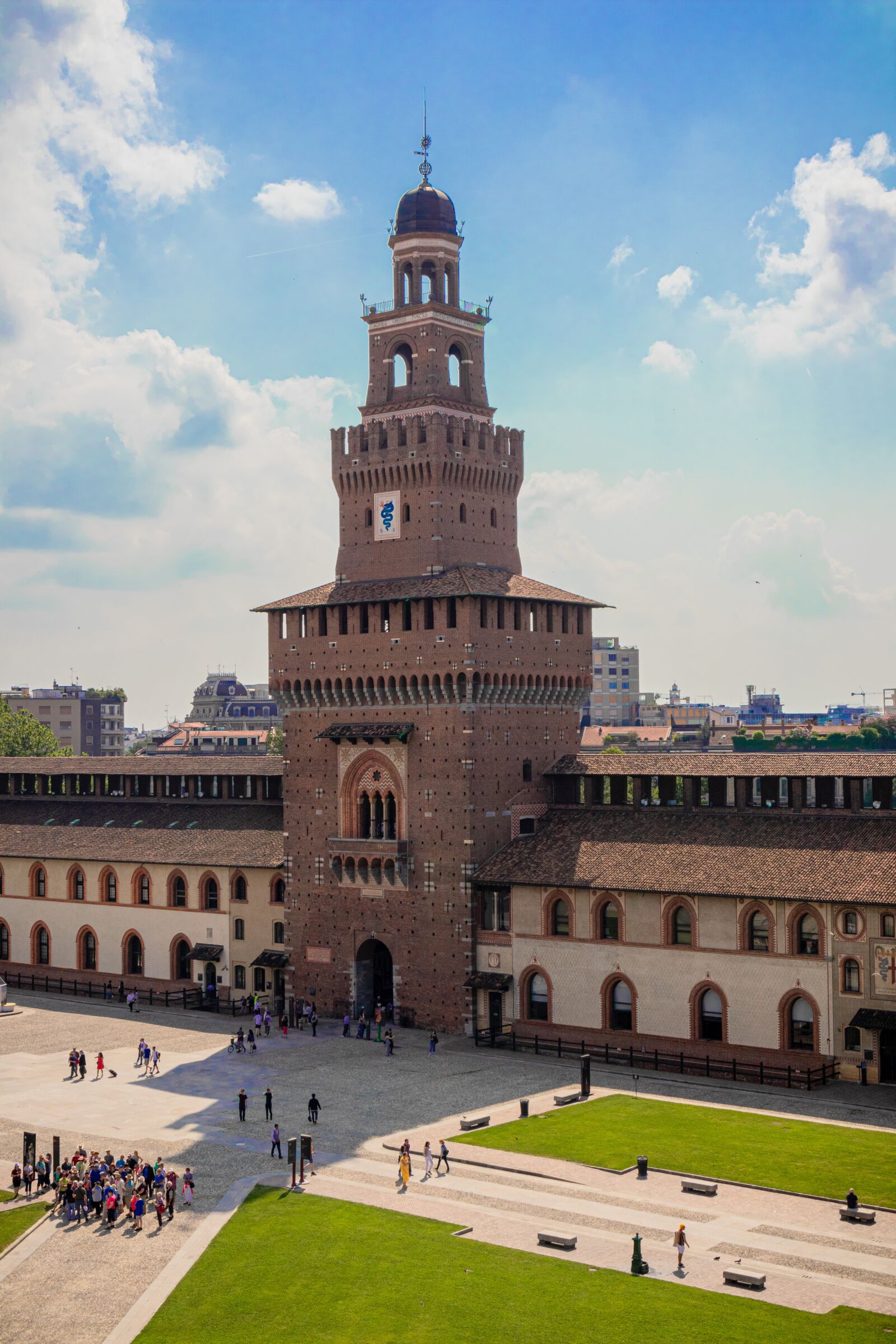 Canon EOS M100 sample photo. Milan, castello sforzesco, italy photography