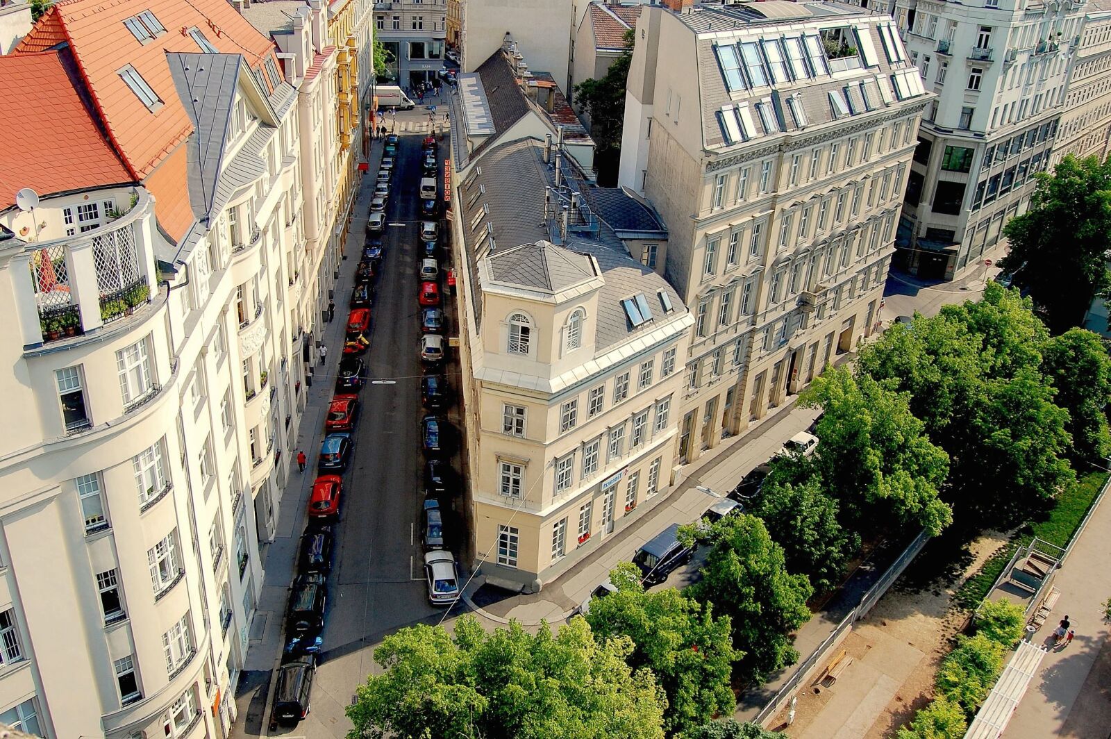 Nikon D40 sample photo. Street, car, city, architecture photography