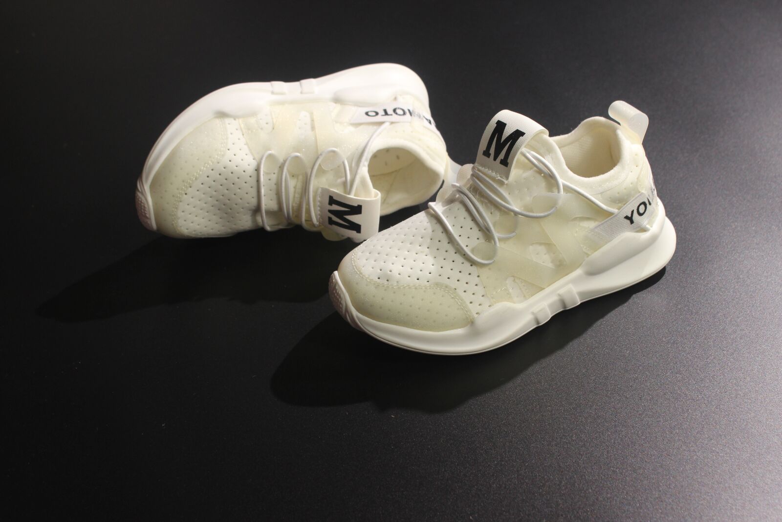 Canon EOS 600D (Rebel EOS T3i / EOS Kiss X5) sample photo. Children's shoes, sports shoes photography