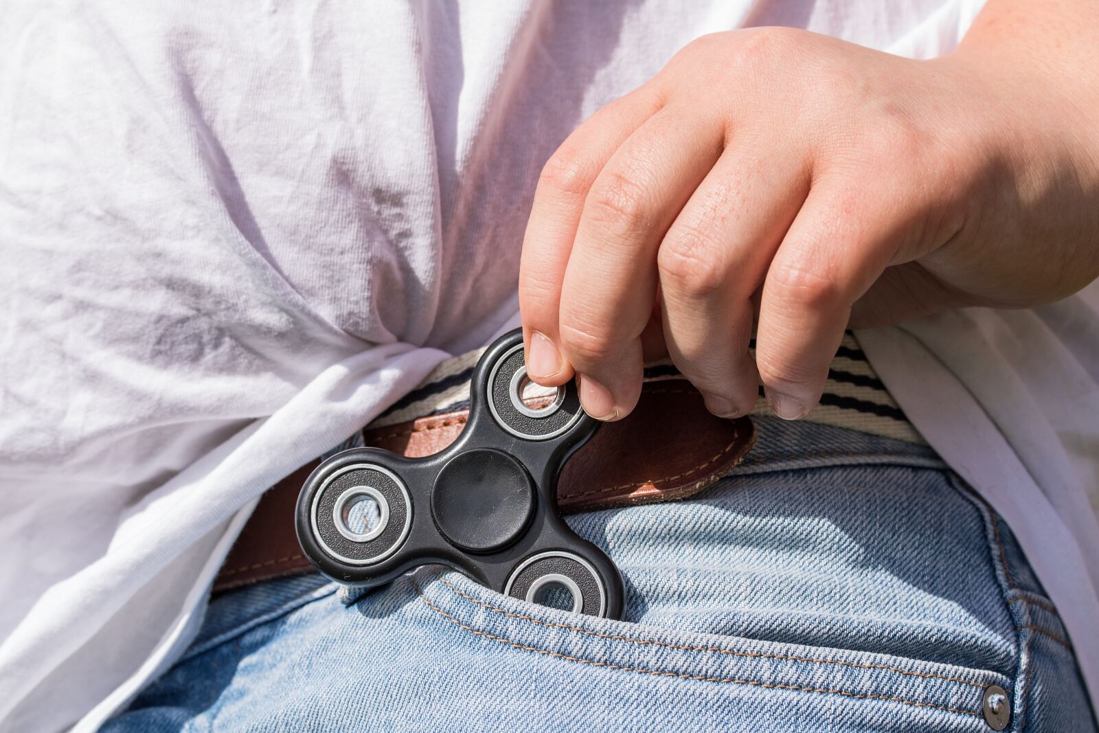 Canon EF-S 60mm F2.8 Macro USM sample photo. Fidget spinner, spinner, toys photography