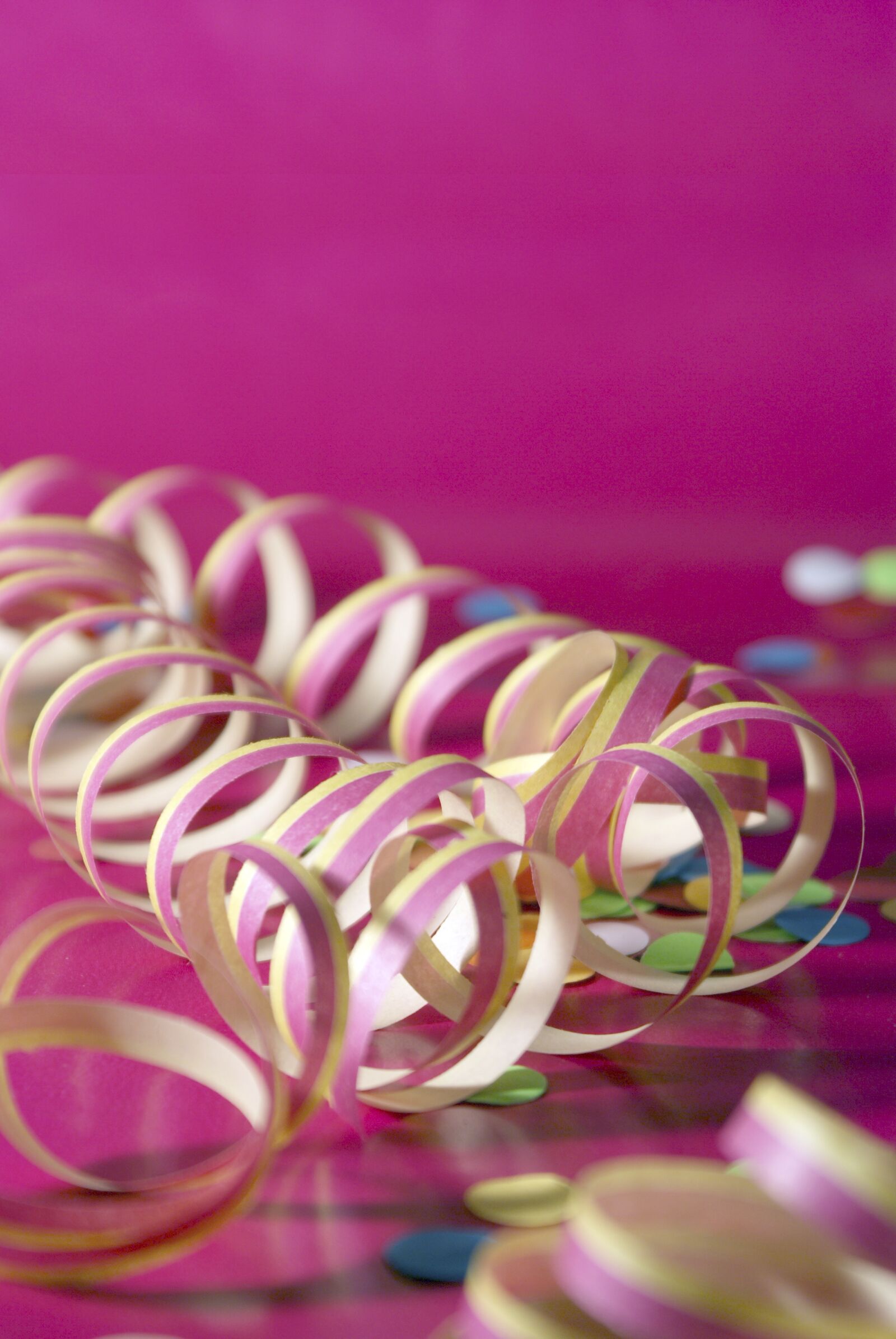 Sony Alpha DSLR-A300 sample photo. Streamer, confetti, carnival photography