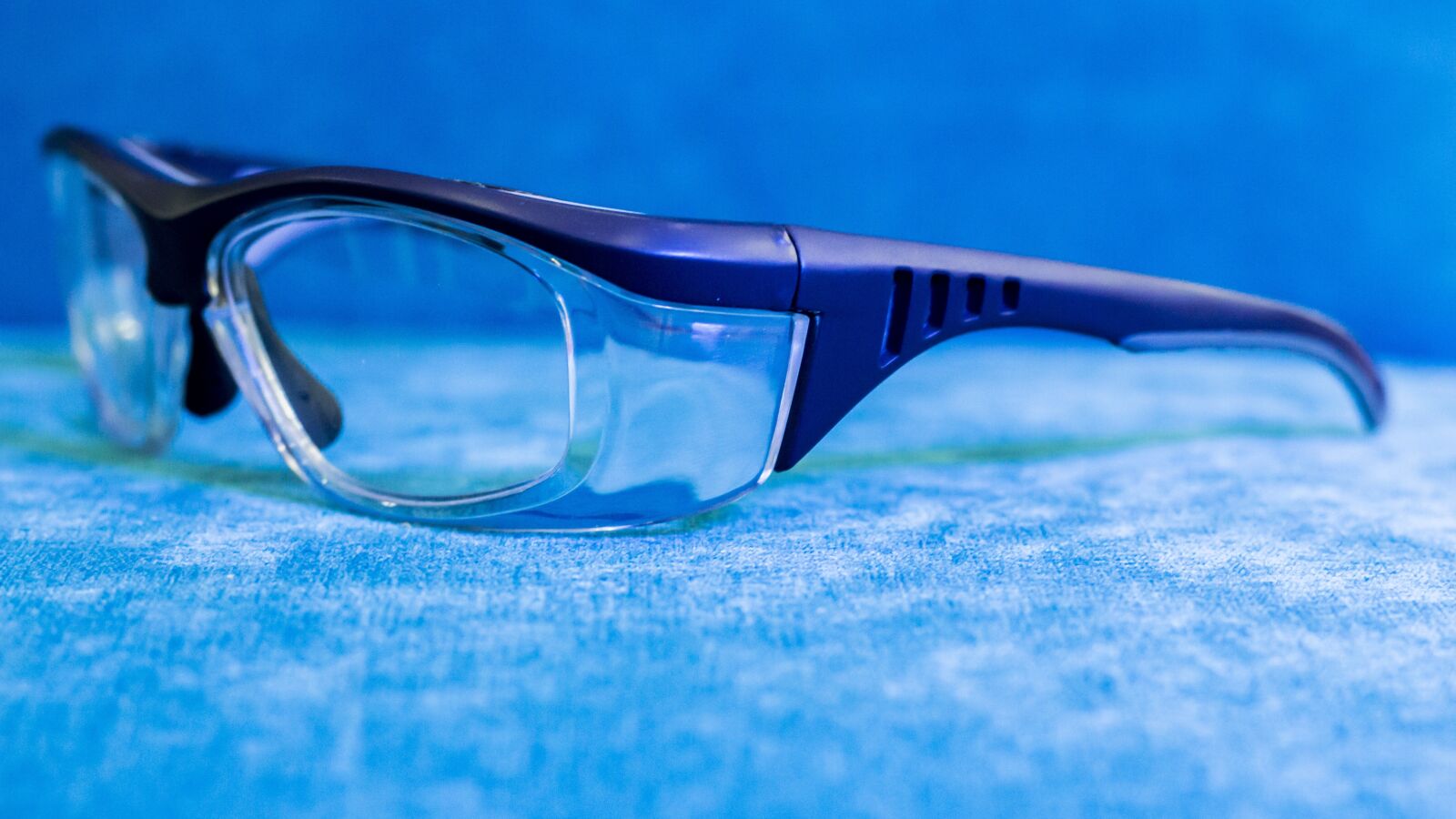 Оптика очки синие