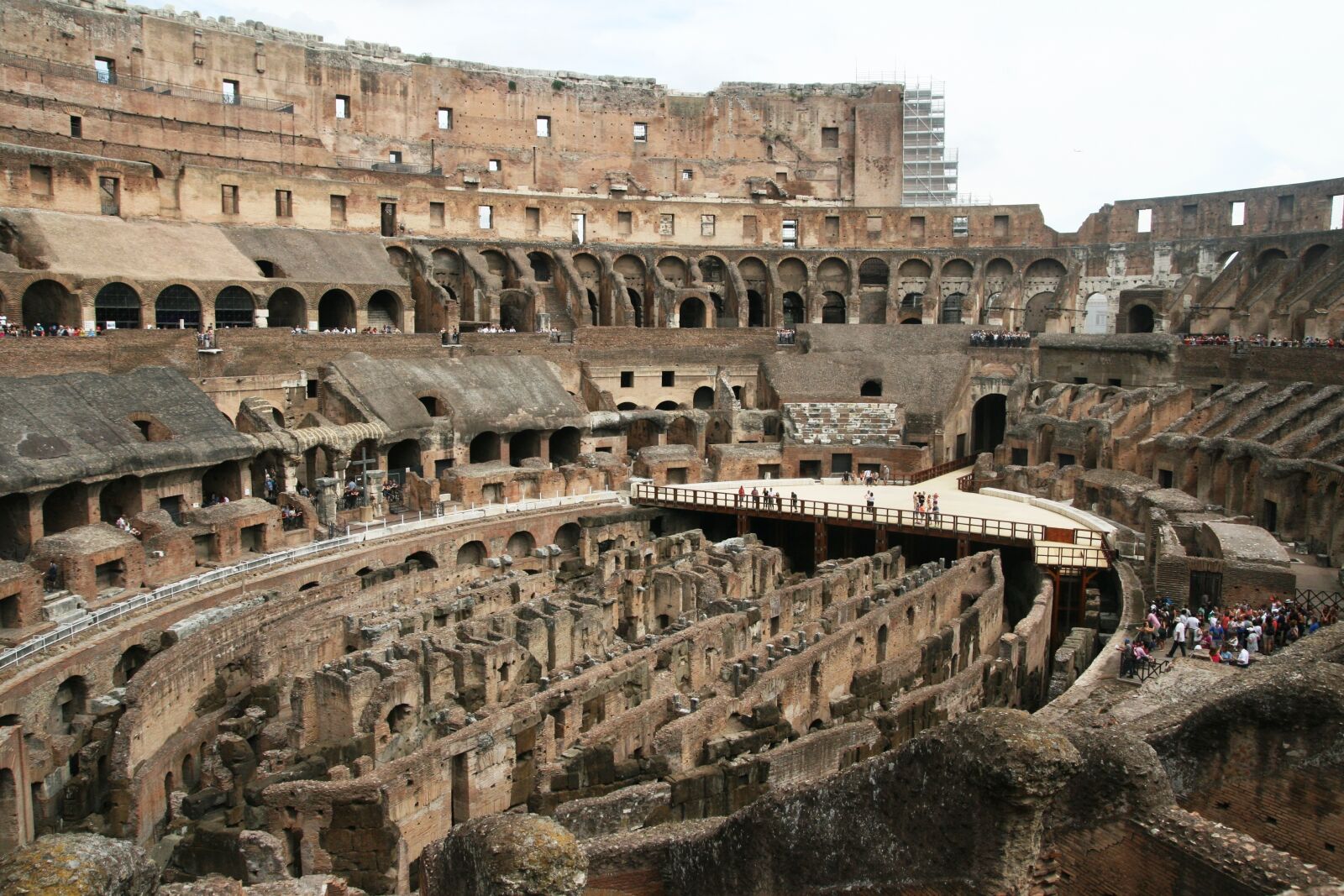 Canon EOS 400D (EOS Digital Rebel XTi / EOS Kiss Digital X) sample photo. Rome, colosseum, views photography