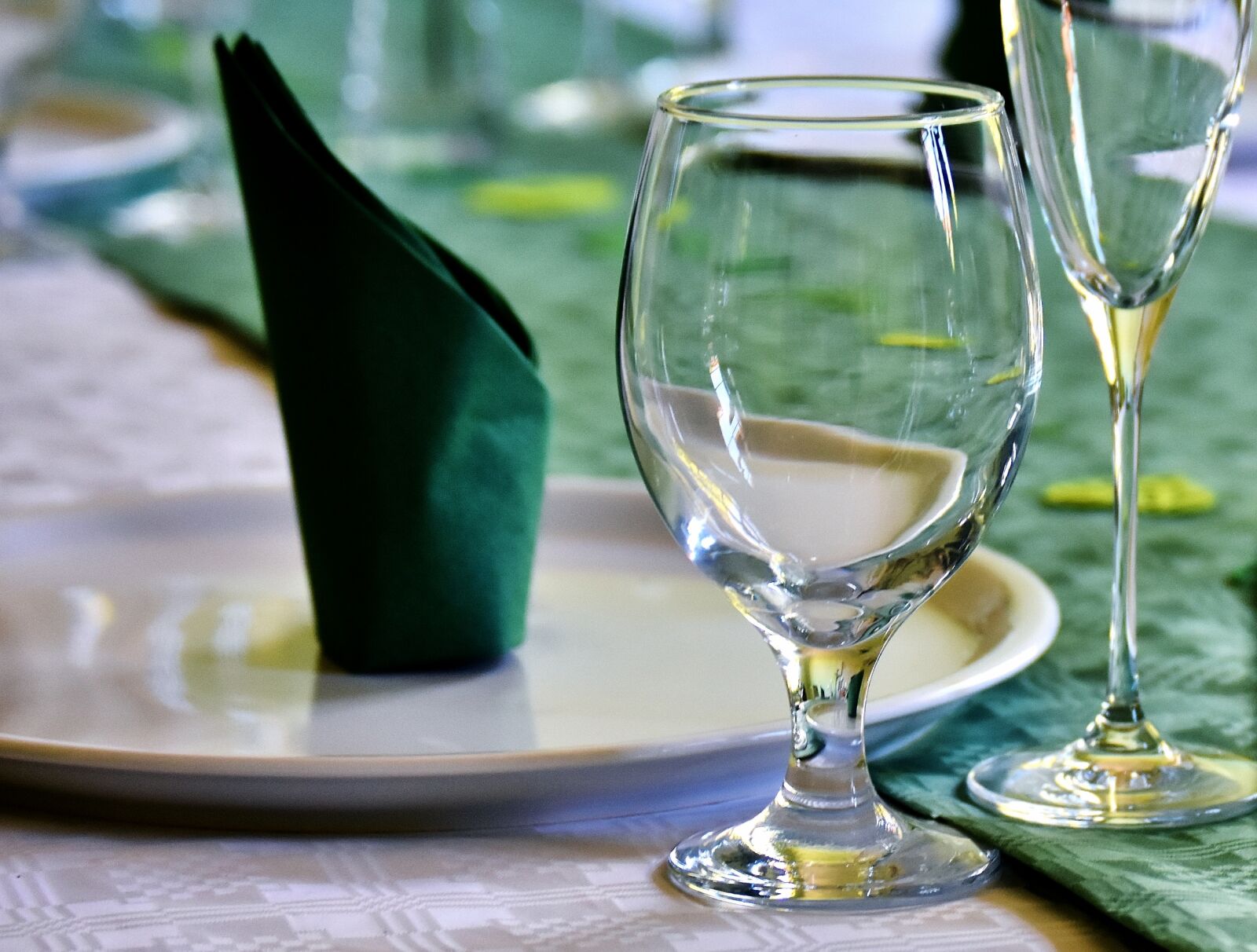 Nikon D7200 sample photo. Gedeckter table, board, tableware photography