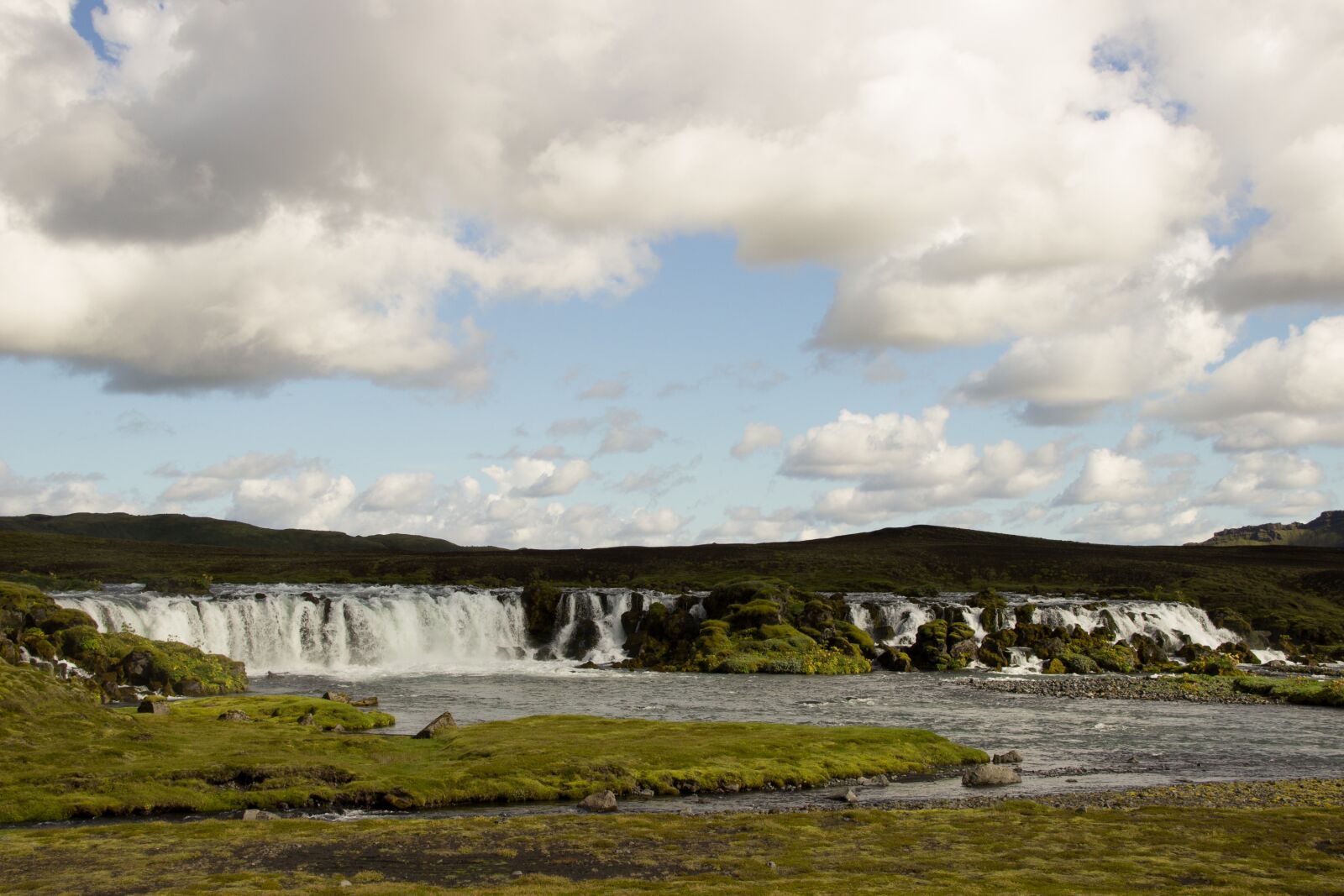 Canon EF-S 18-200mm F3.5-5.6 IS sample photo. Iceland, waterfall, green photography