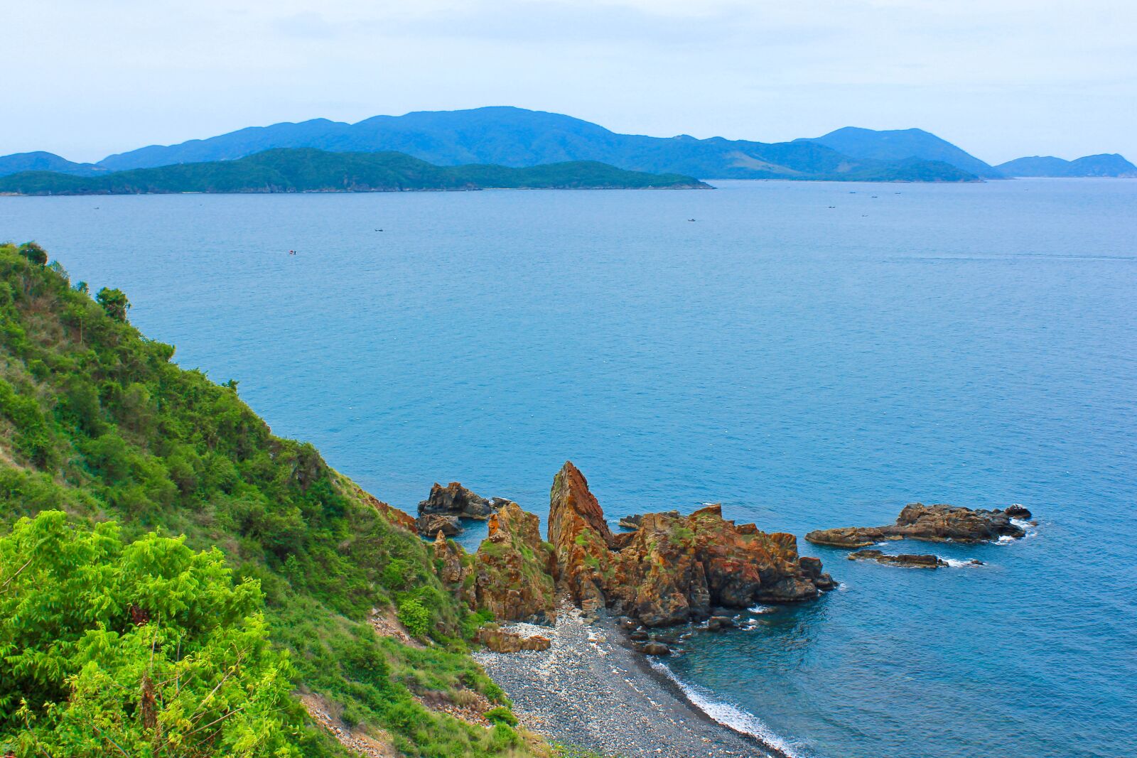 Canon EF-S 18-55mm F3.5-5.6 IS sample photo. Vietnam, sea, water photography