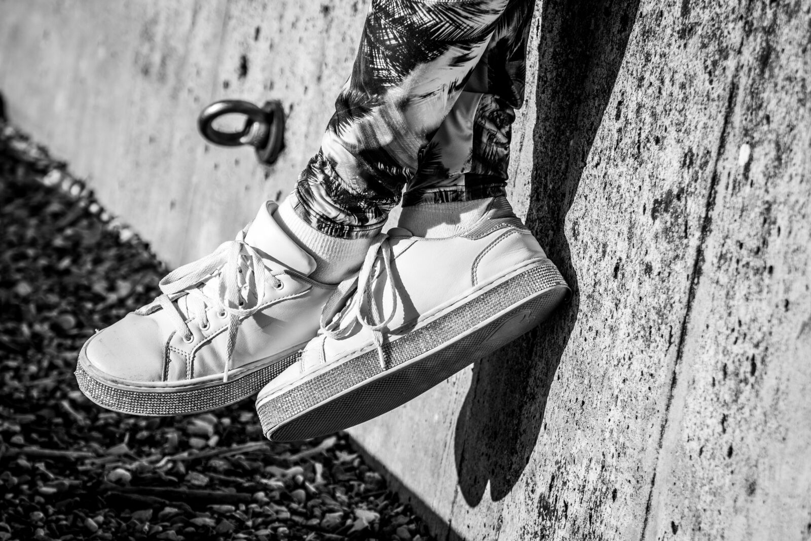Canon EOS 200D (EOS Rebel SL2 / EOS Kiss X9) sample photo. Shoes, sneakers, fashion photography