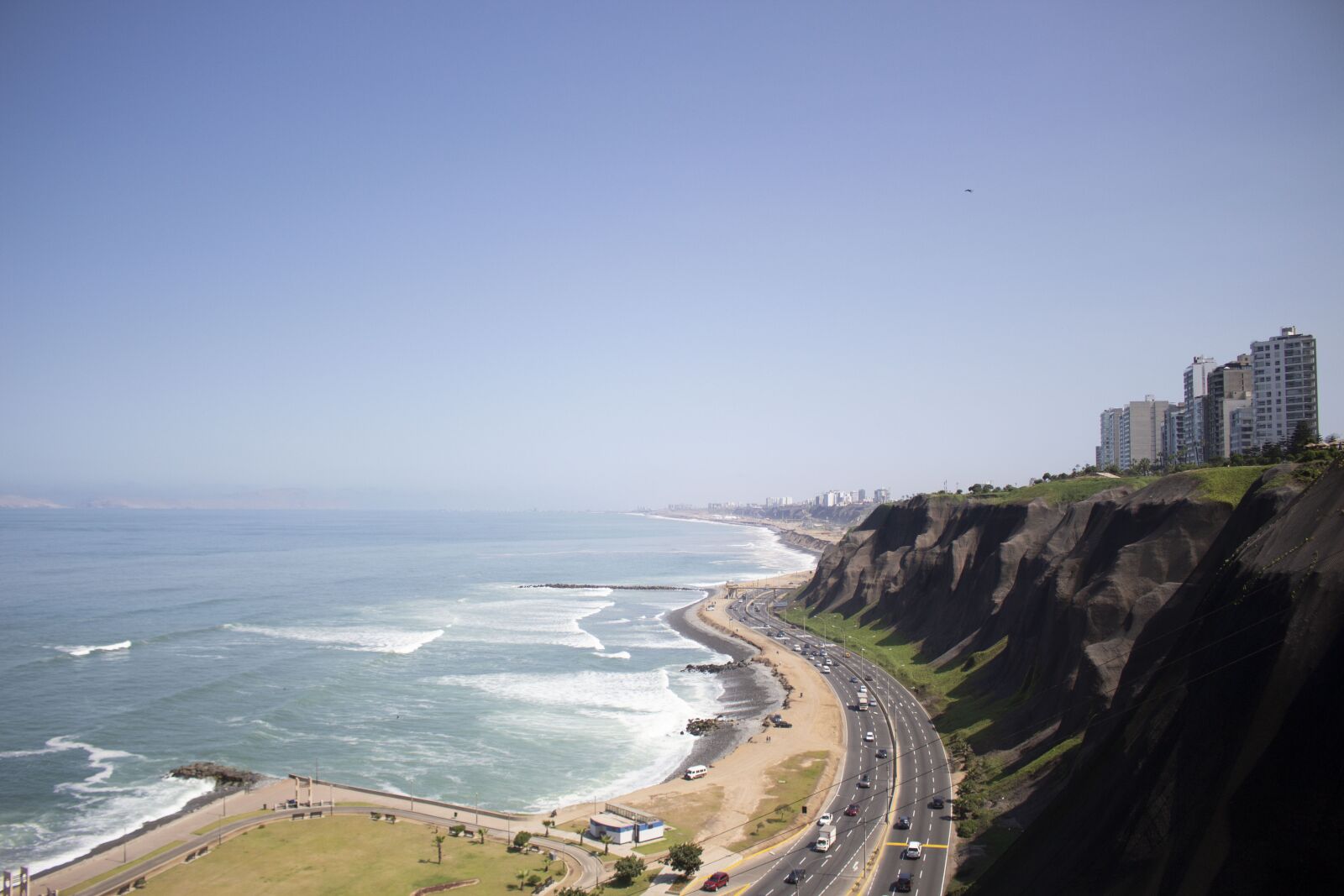 Canon EOS 700D (EOS Rebel T5i / EOS Kiss X7i) sample photo. Costa verde, lime, modern photography