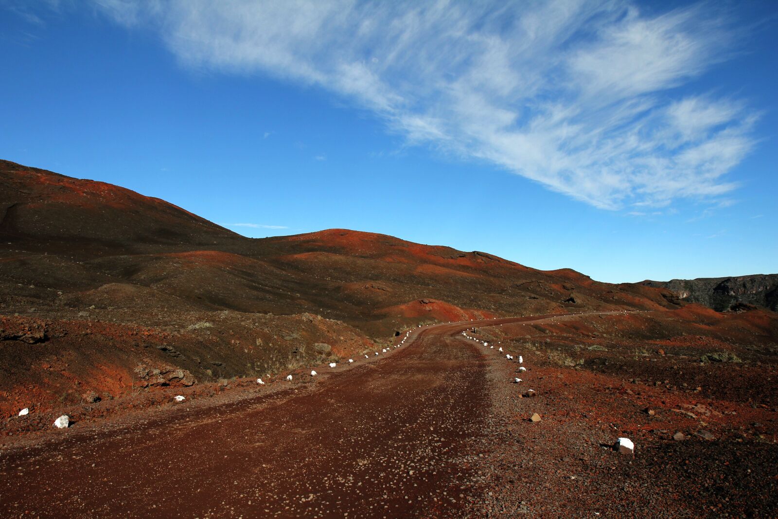 Canon EOS 550D (EOS Rebel T2i / EOS Kiss X4) sample photo. Mountain, highland, clouds photography