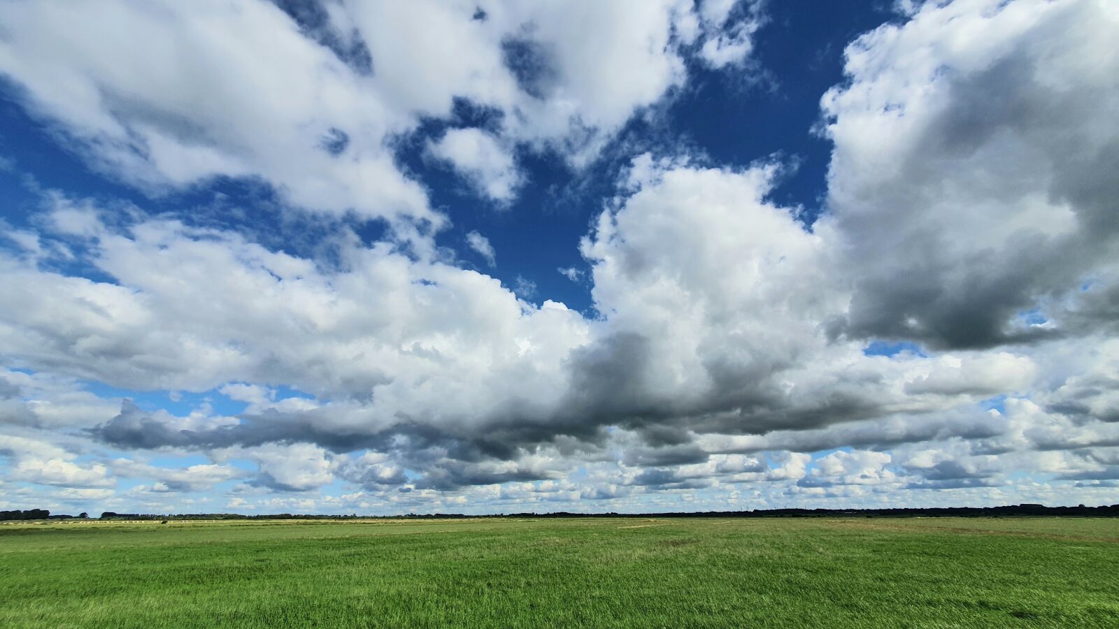 Samsung Galaxy S10+ sample photo. Mecklenburg, clouds, field photography