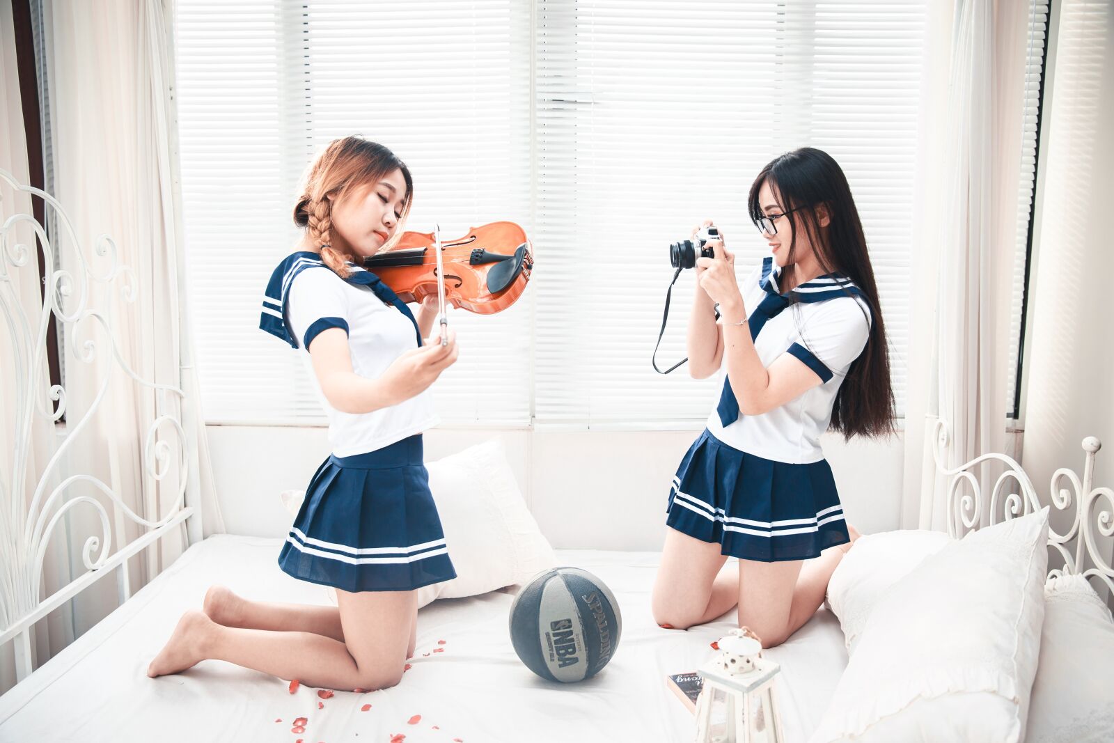 Canon EF 24-70mm F2.8L II USM sample photo. Woman, young, beautiful photography