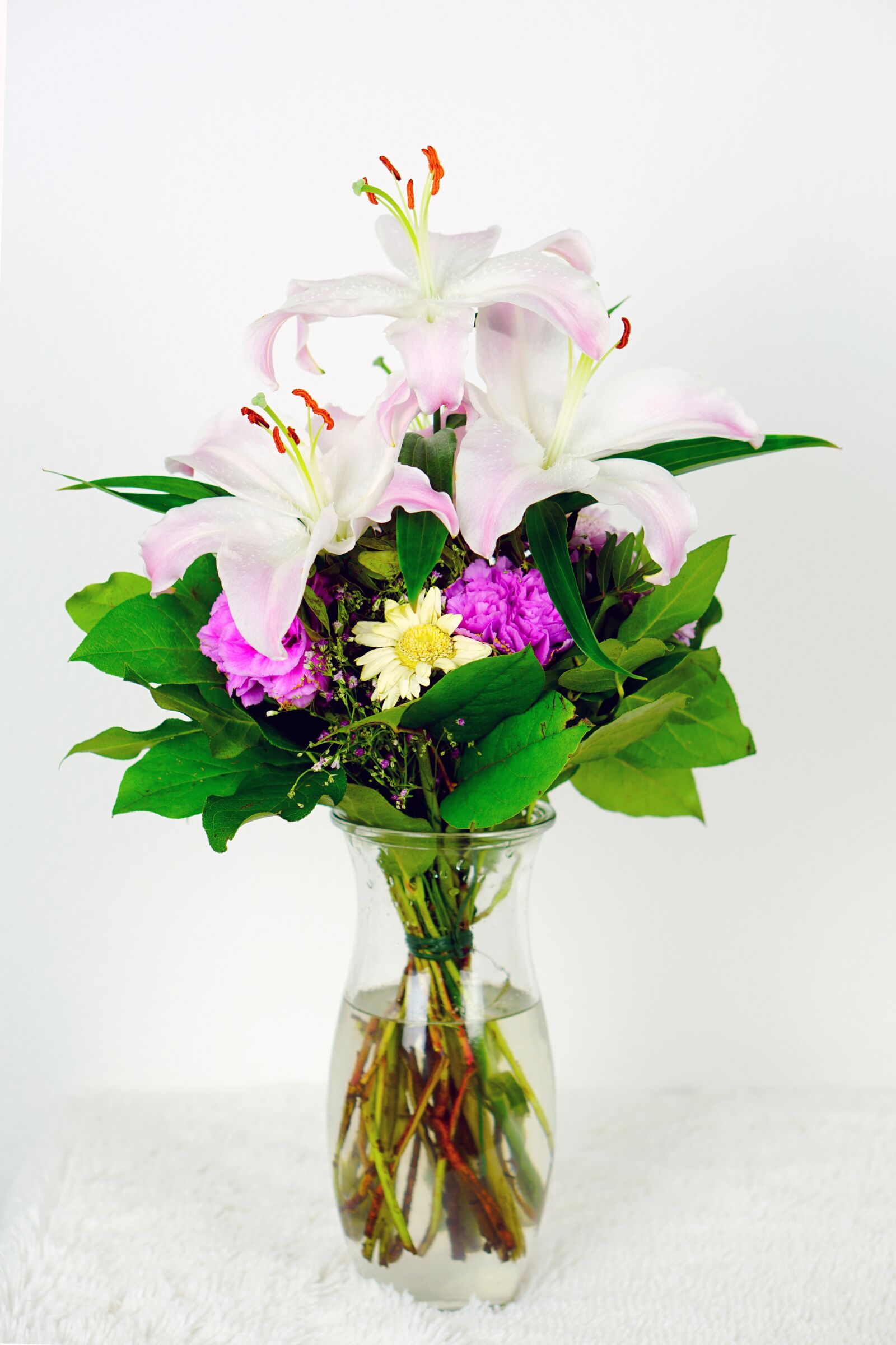 E 50mm F1.8 OSS sample photo. Flowers, bouquet, pink photography