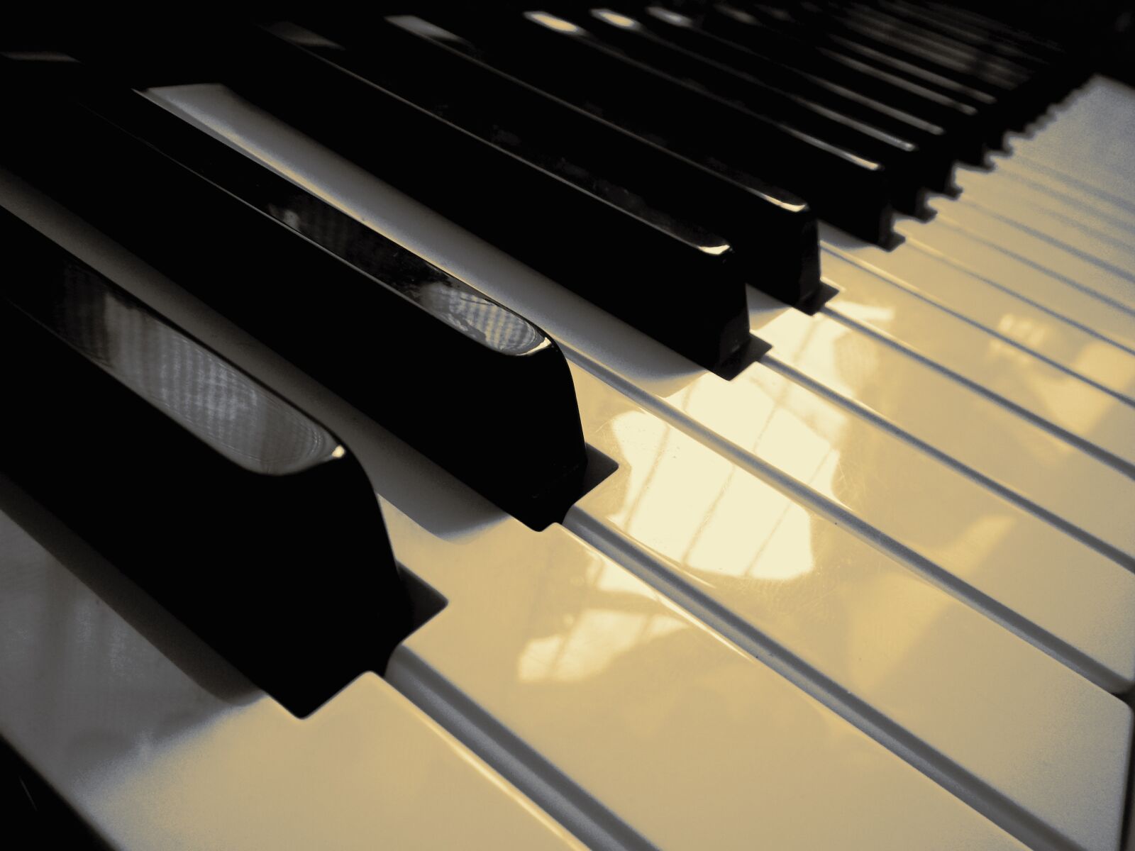Nikon Coolpix AW110 sample photo. Keyboard, piano, music photography
